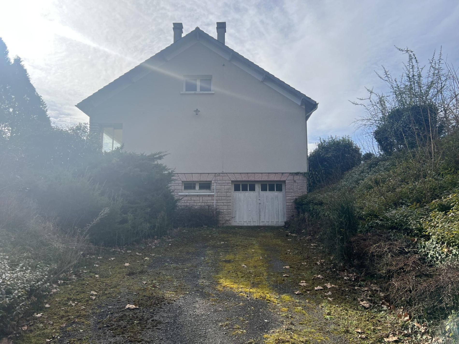 Maison sur sous-sol complet !