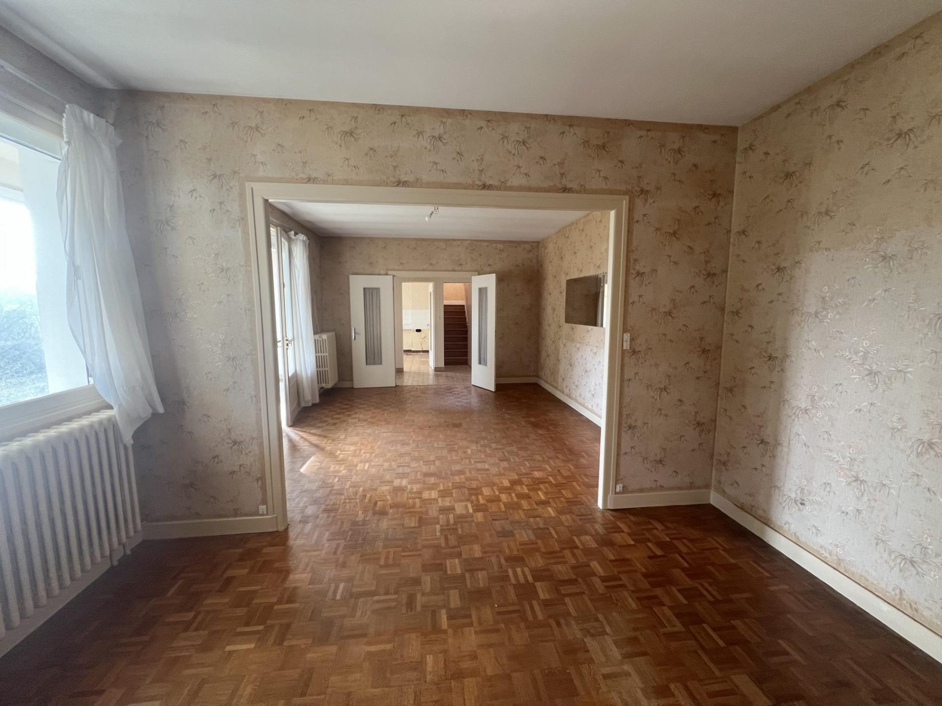 Maison sur sous-sol complet !