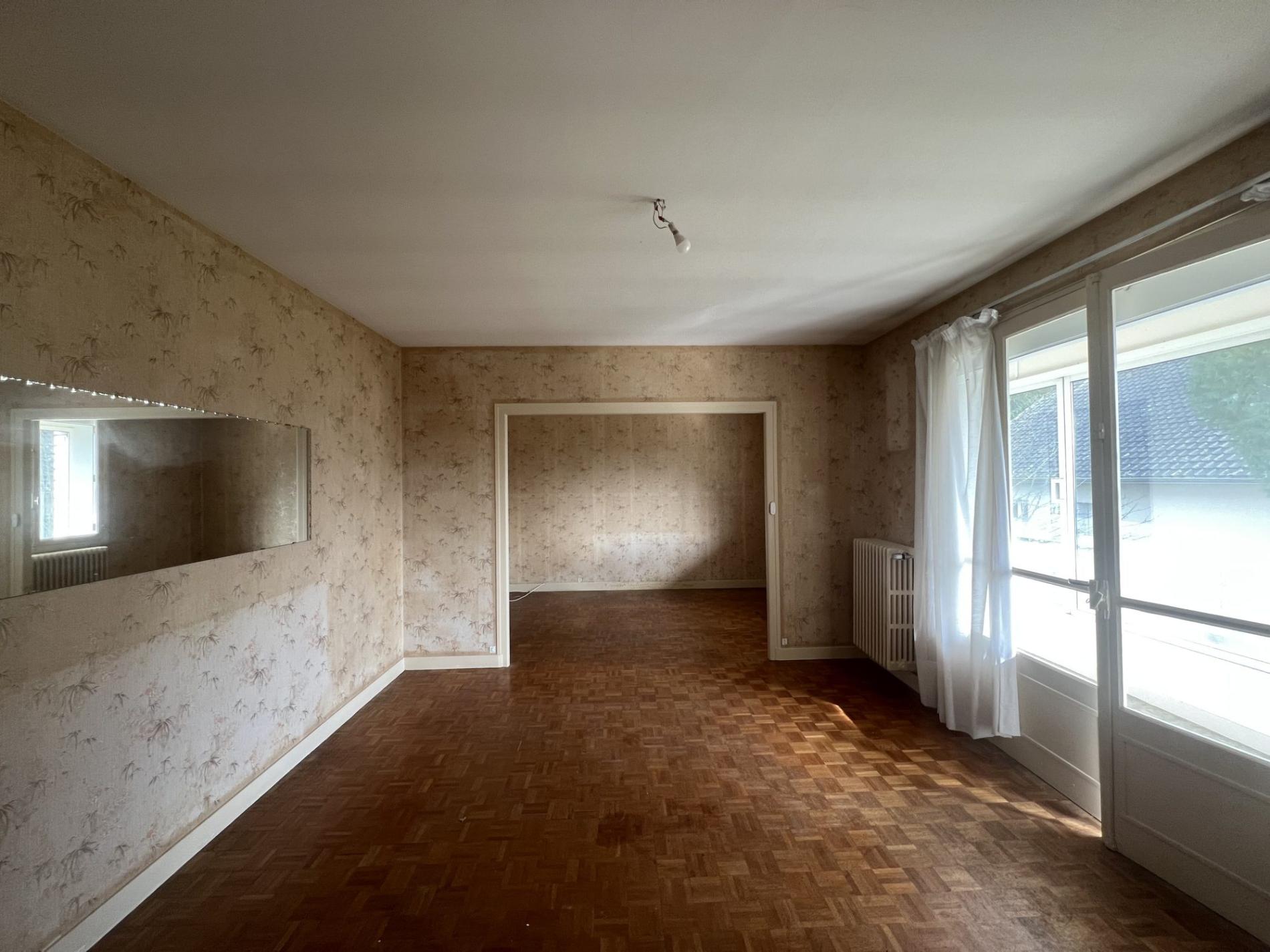 Maison sur sous-sol complet !