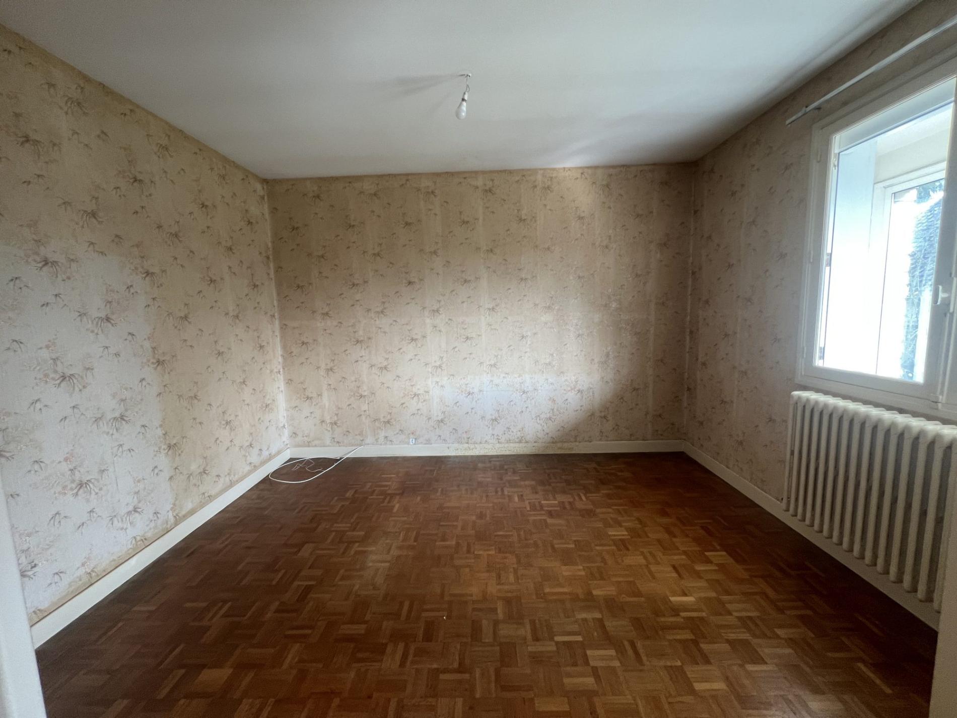 Maison sur sous-sol complet !