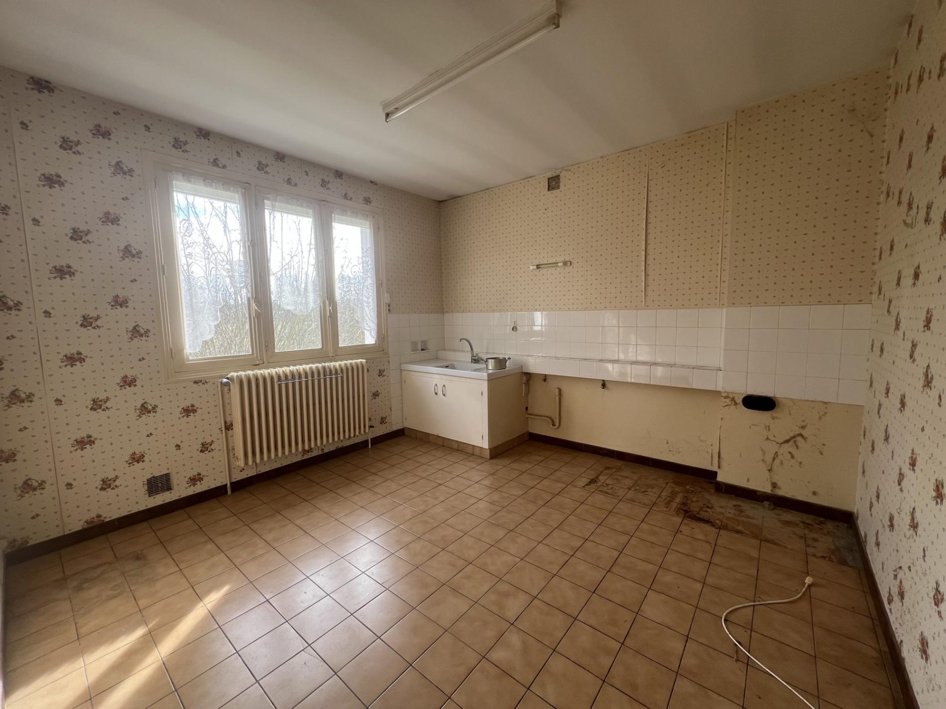 Maison sur sous-sol complet !