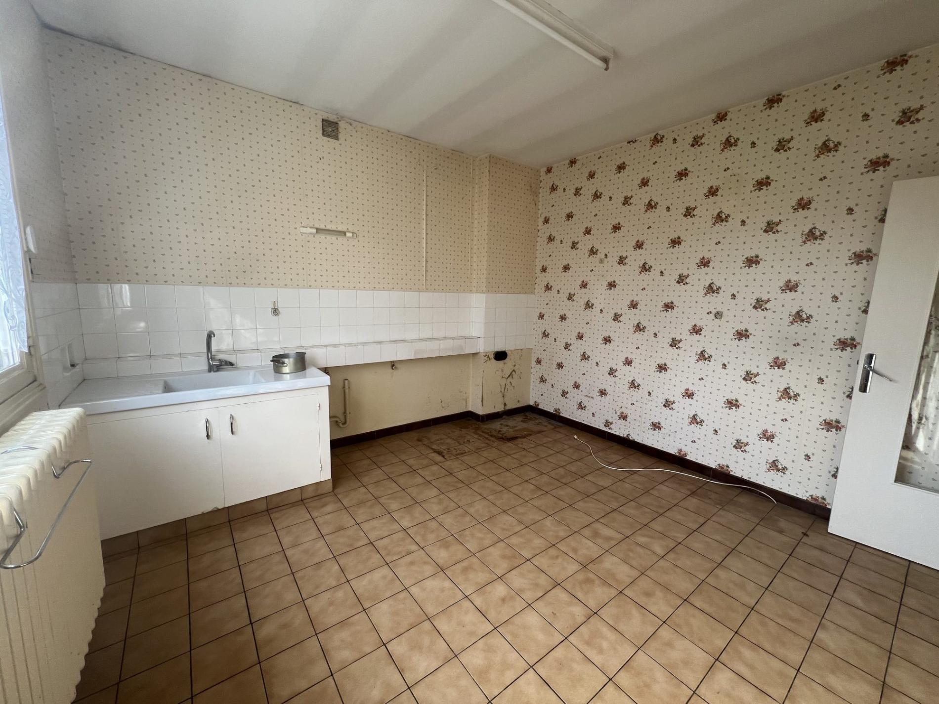 Maison sur sous-sol complet !