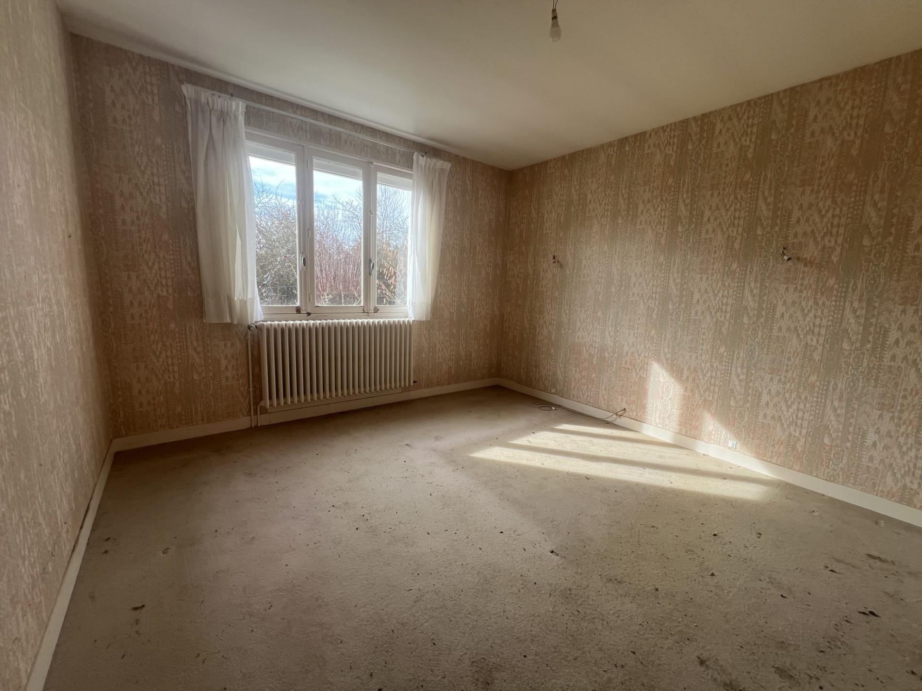 Maison sur sous-sol complet !