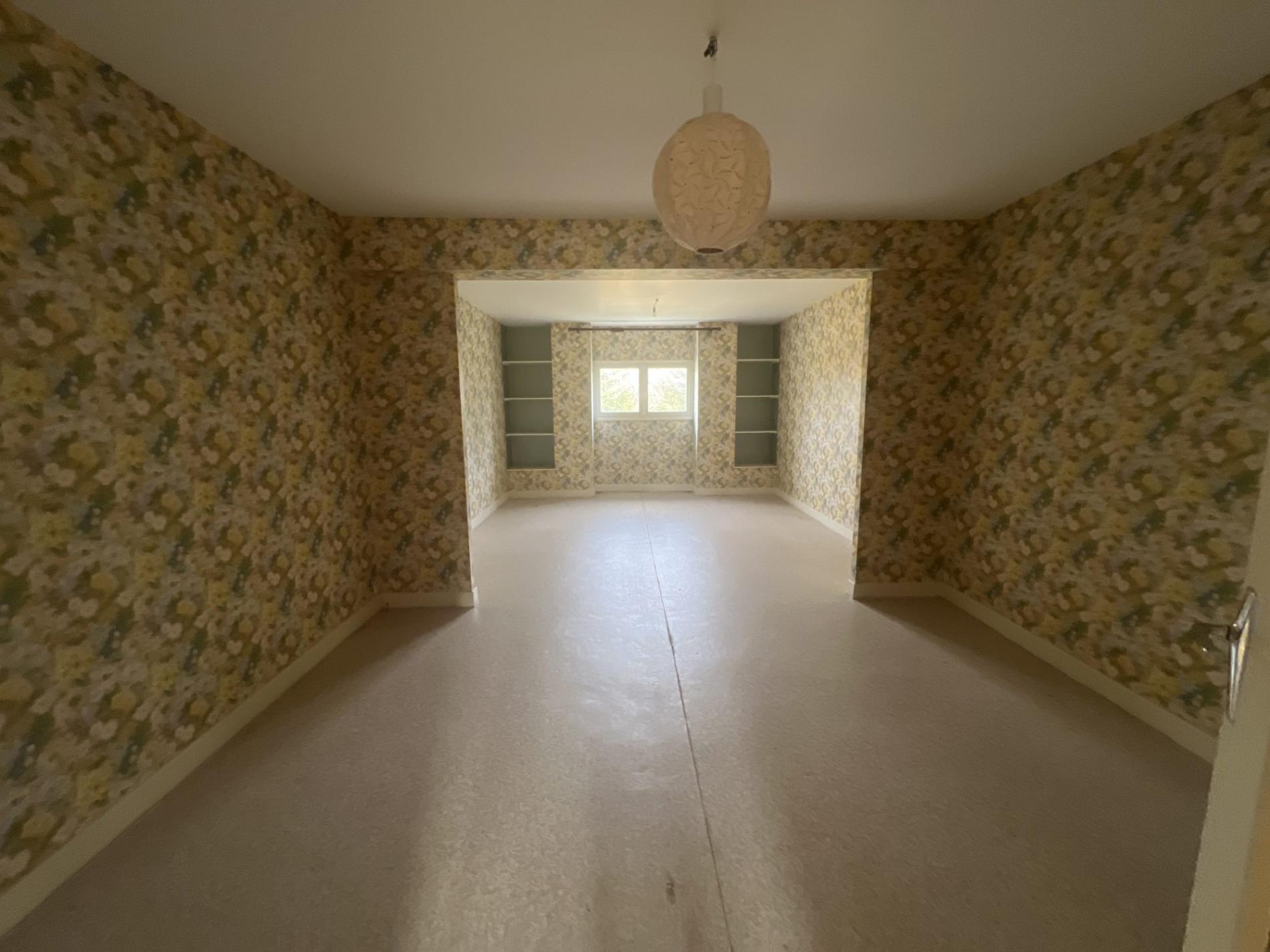 Maison sur sous-sol complet !