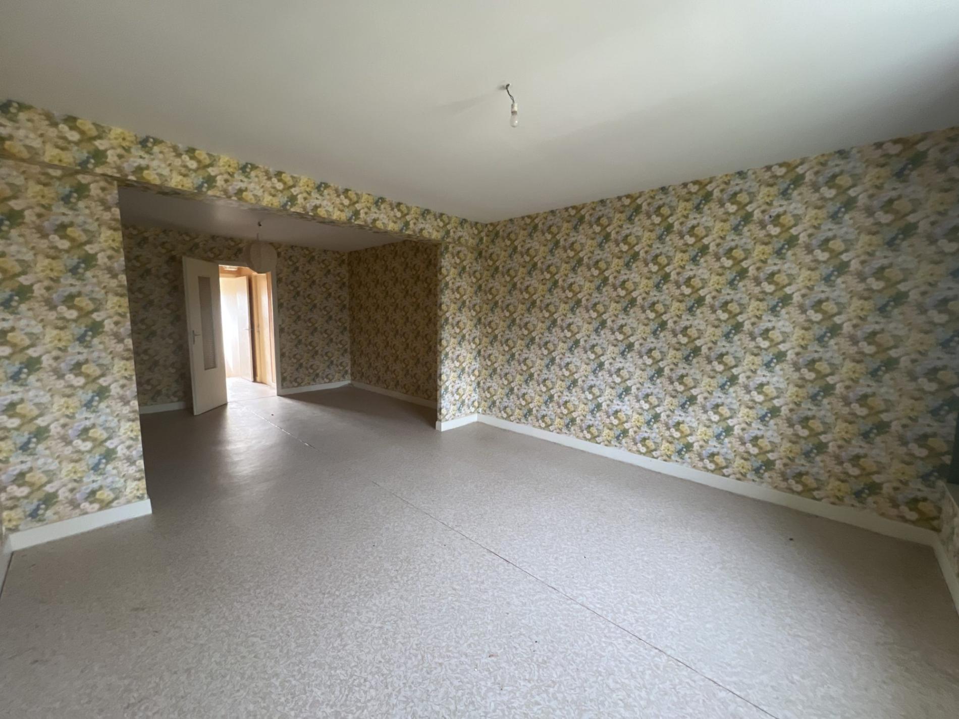 Maison sur sous-sol complet !