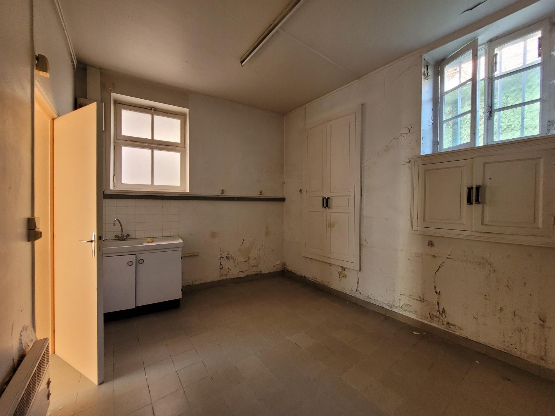 Commerce et appartement de ville