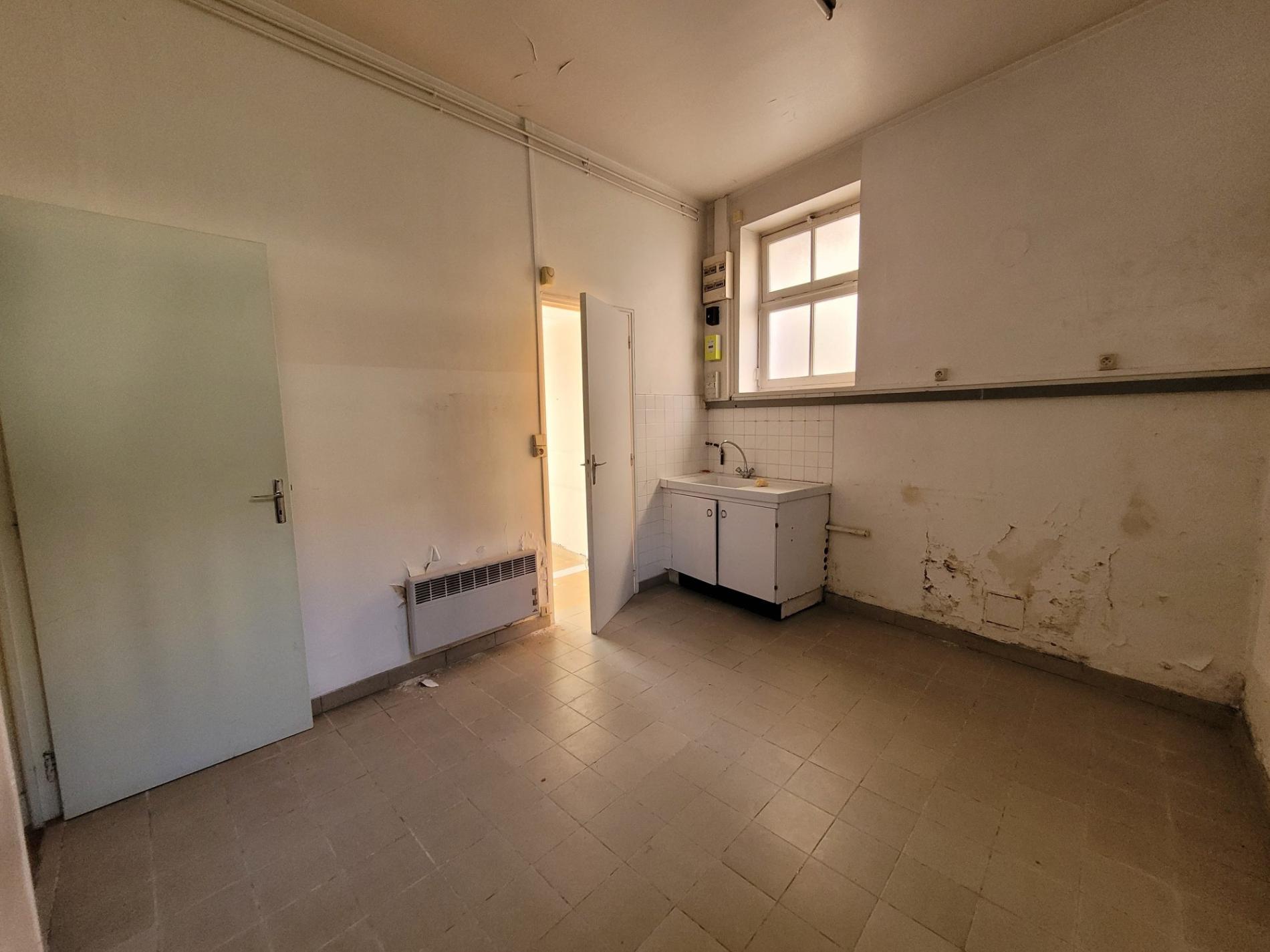 Commerce et appartement de ville