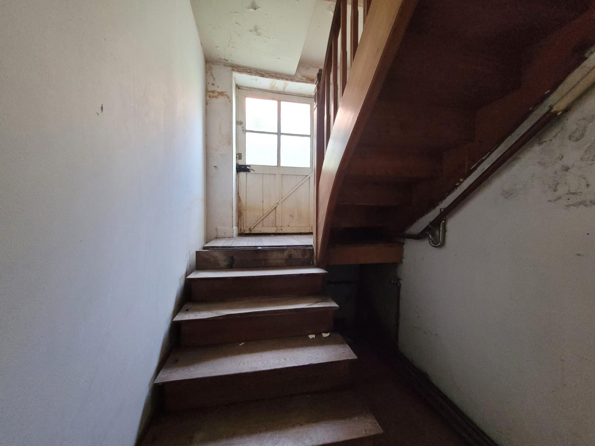 Commerce et appartement de ville