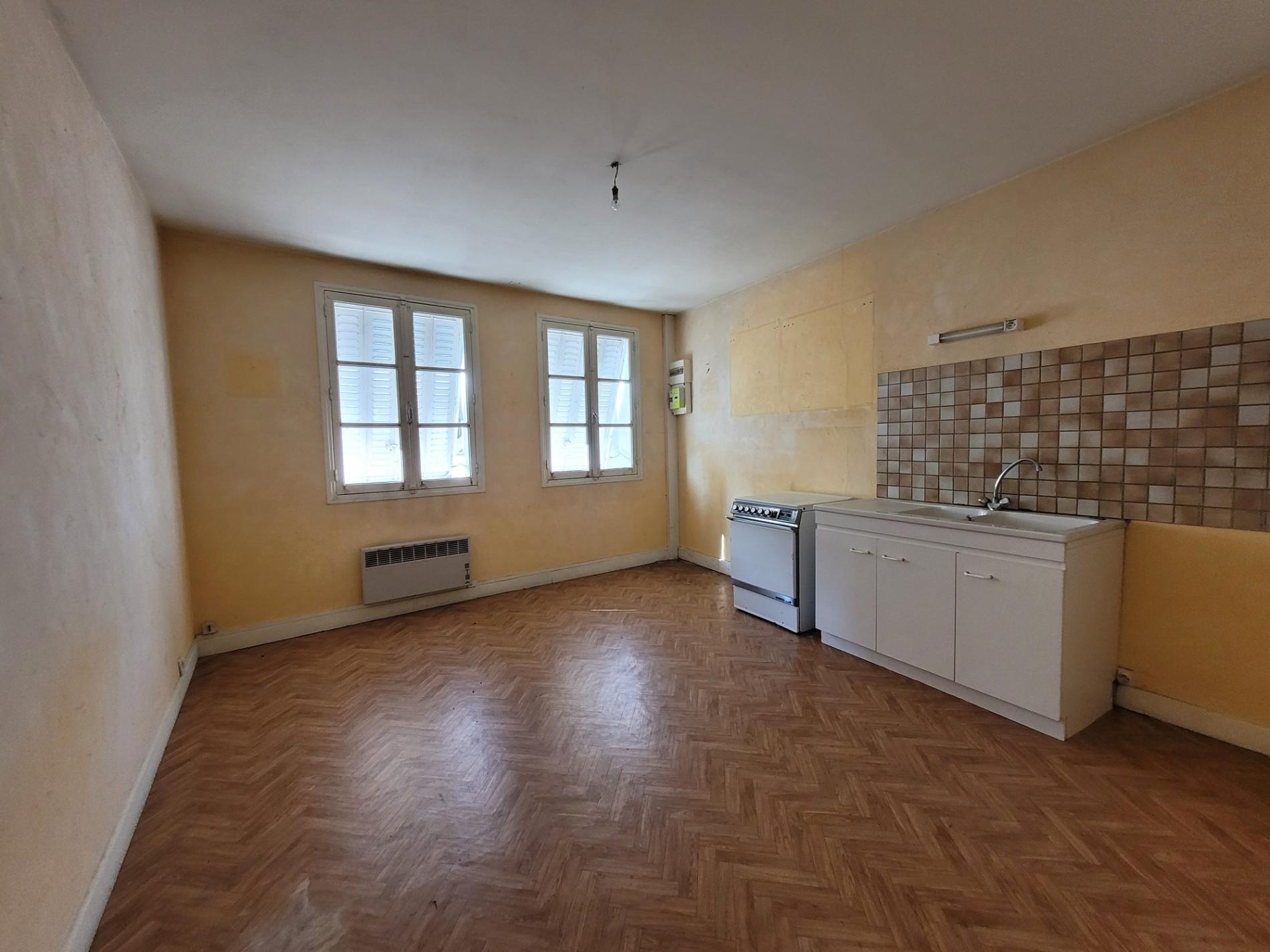 Commerce et appartement de ville