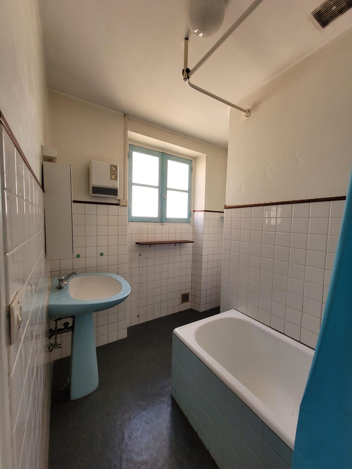 Commerce et appartement de ville