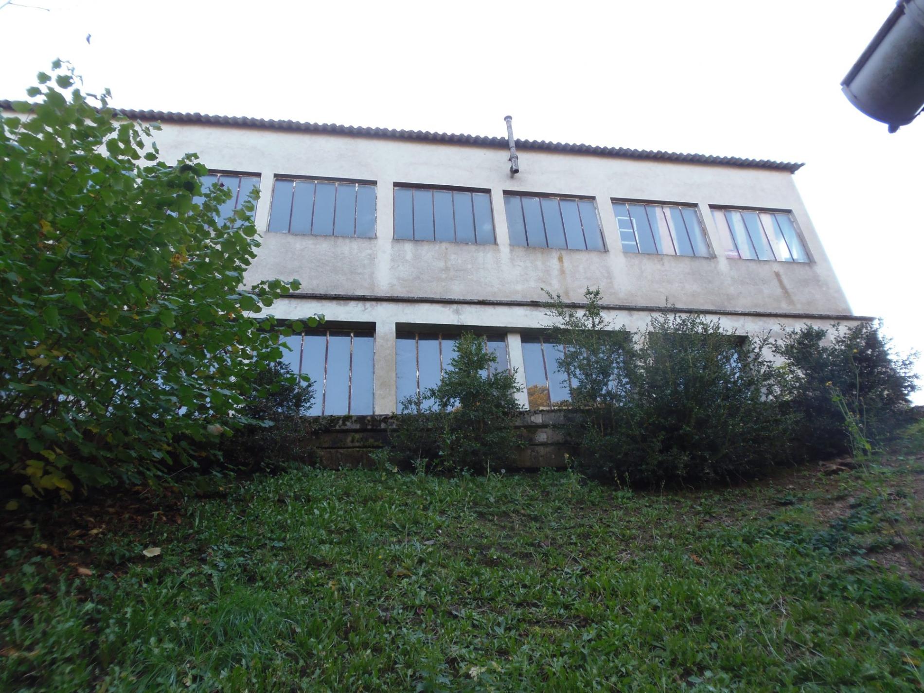 Maison avec garage de 240 m2 attenant !