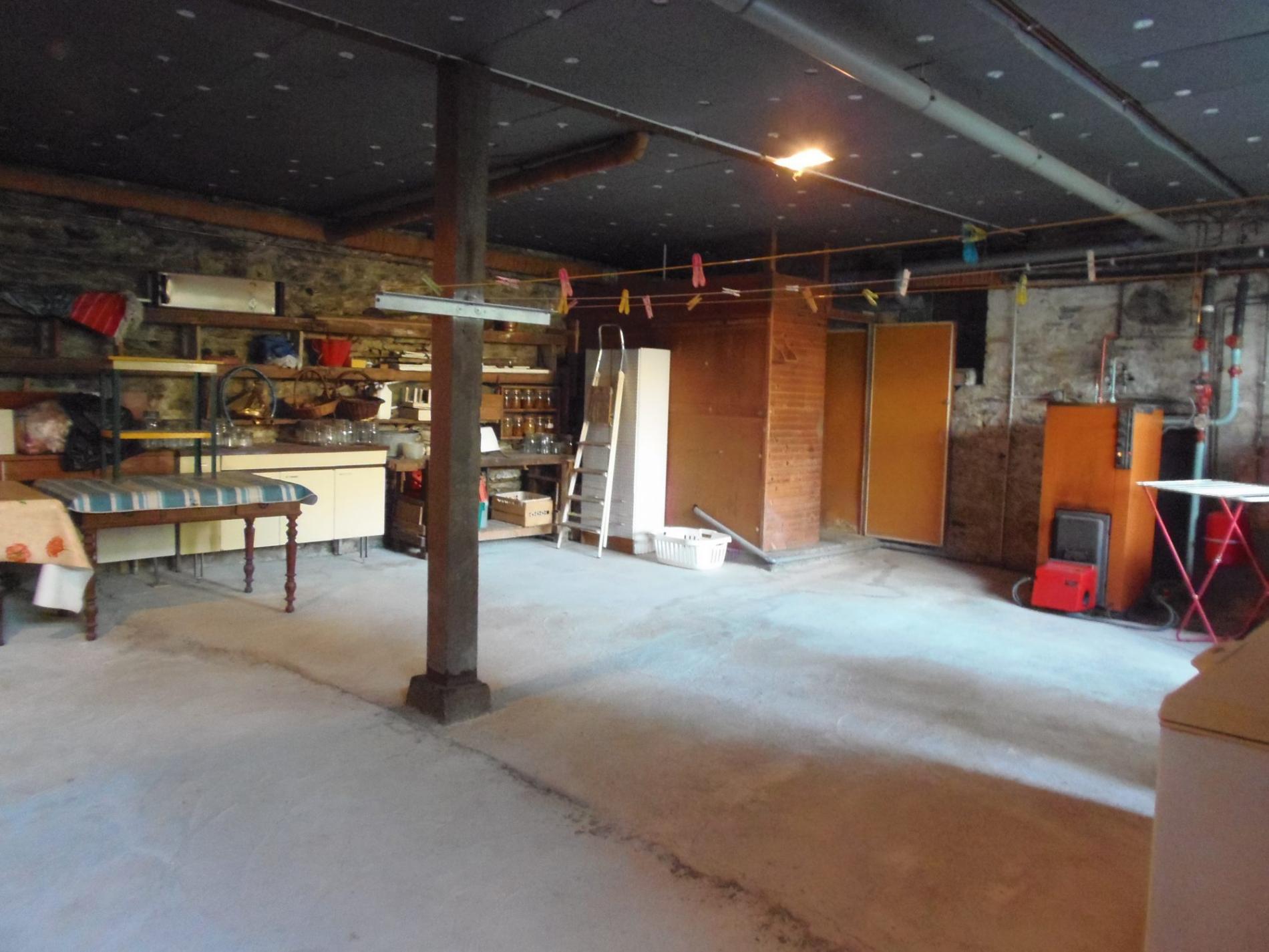 Maison avec garage de 240 m2 attenant !