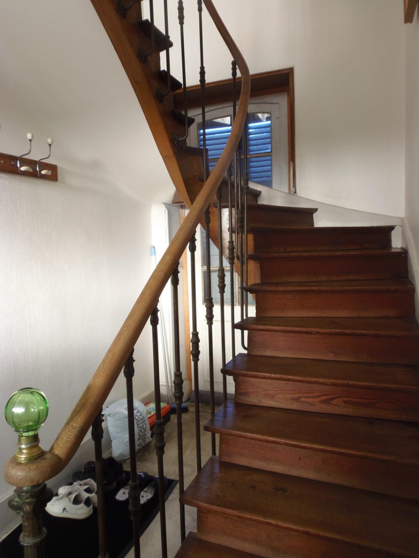 Maison avec garage de 240 m2 attenant !