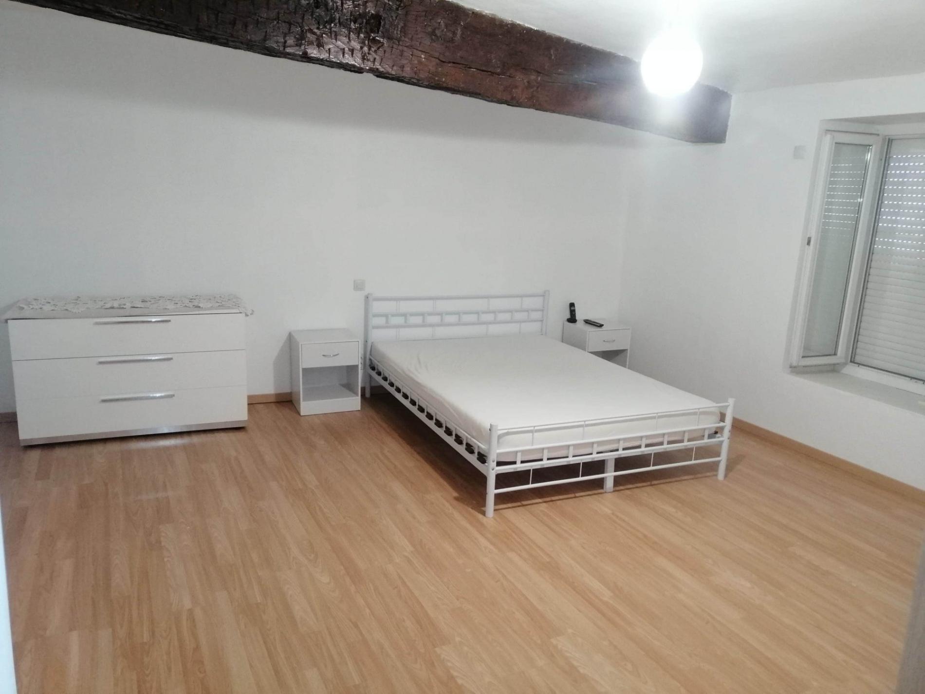 Ancien Hotel-Bar en centre ville !