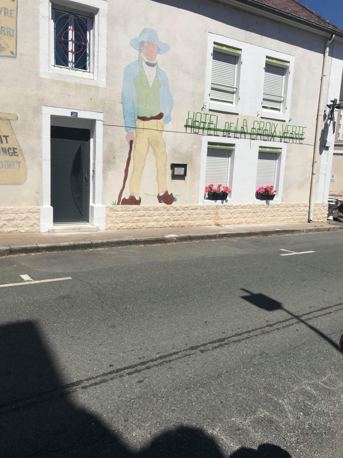 Ancien Hotel-Bar en centre ville !