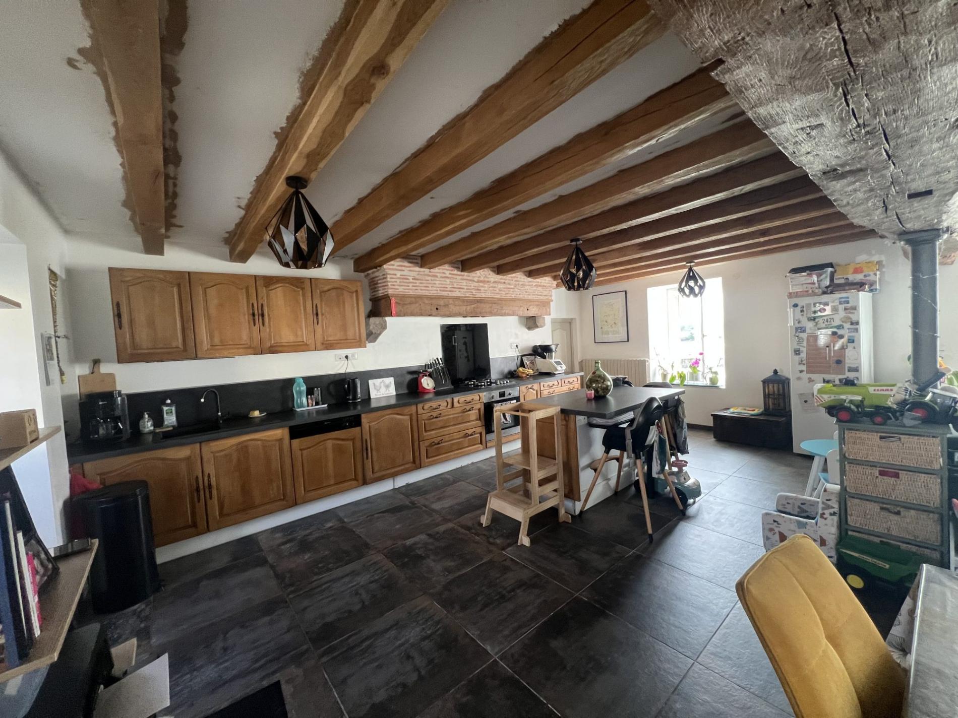 Corps de ferme avec maison d'habitation en campagne !