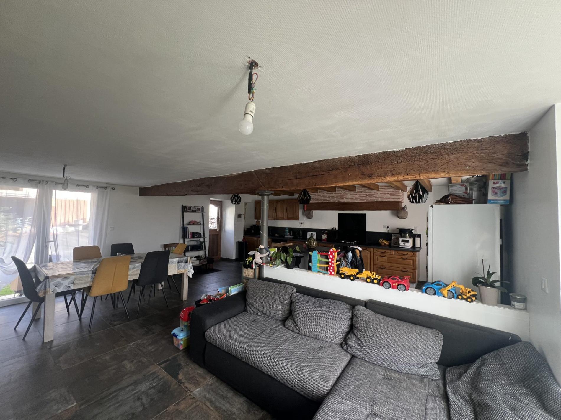 Corps de ferme avec maison d'habitation en campagne !