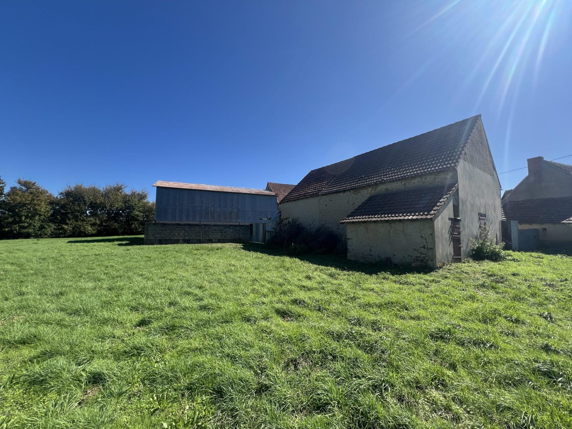 Maison de campagne avec dépendances !