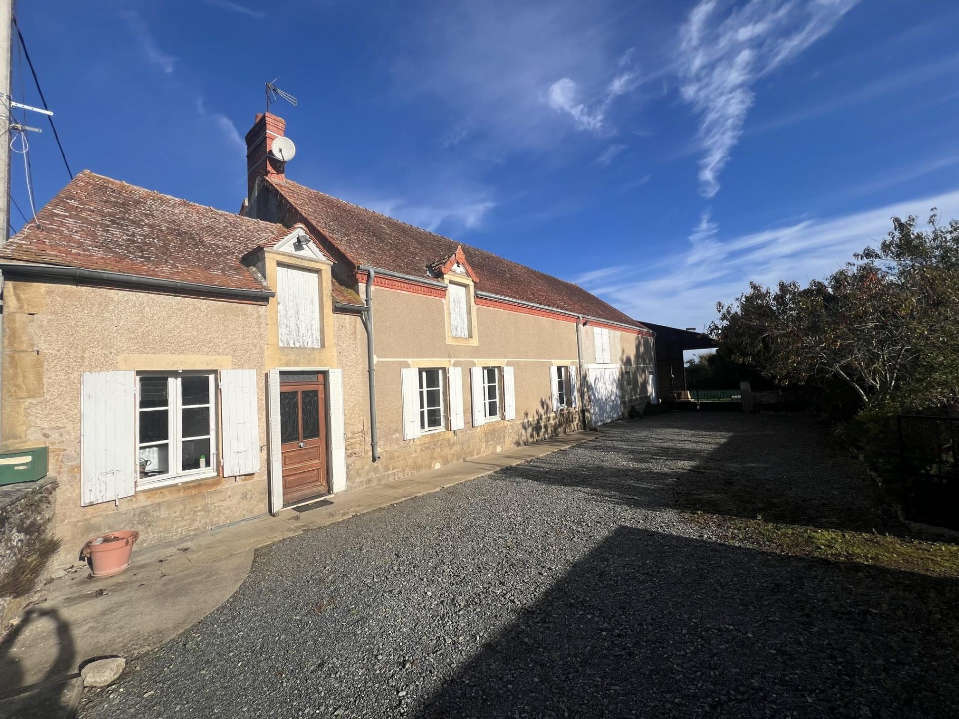 Maison de campagne avec dépendances !