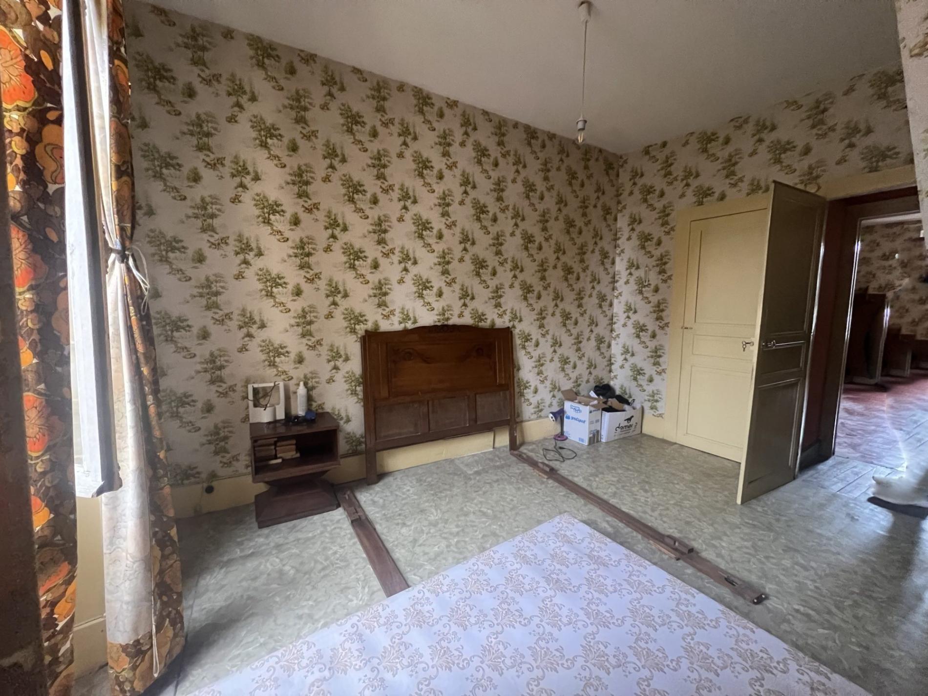 Maison de ville à rénover avec jardin !