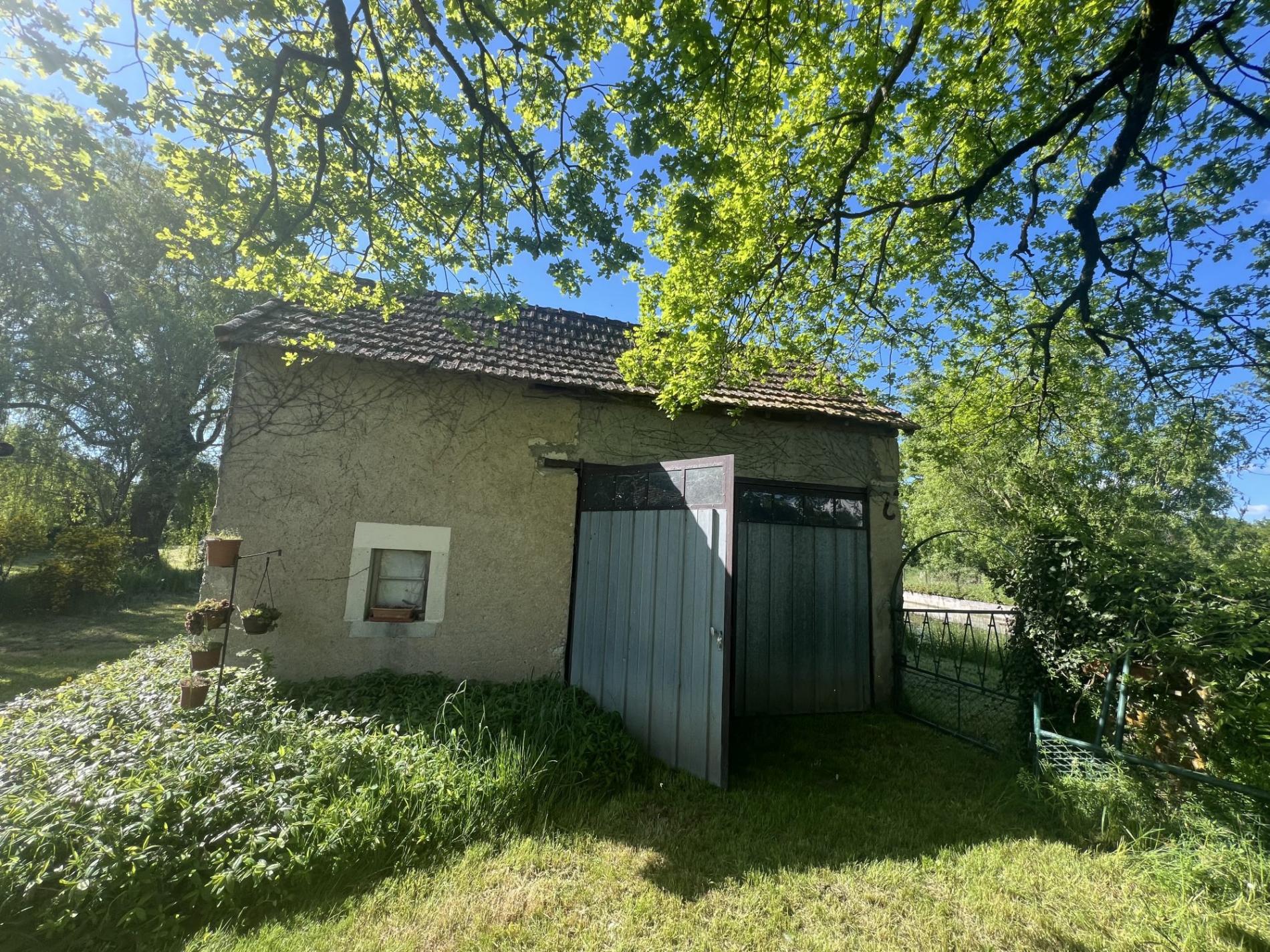 Maison de campagne avec dépendances !