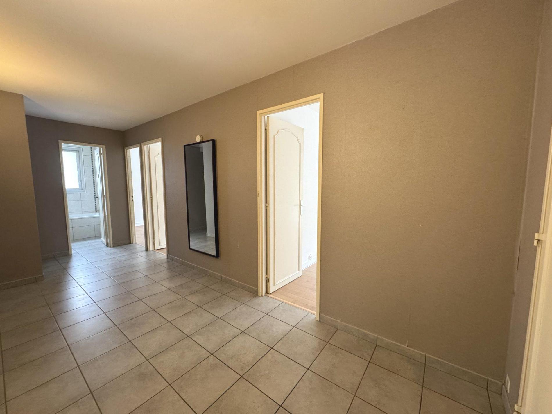 Résidence arborée et paisible  T4 traversant avec double terrasse