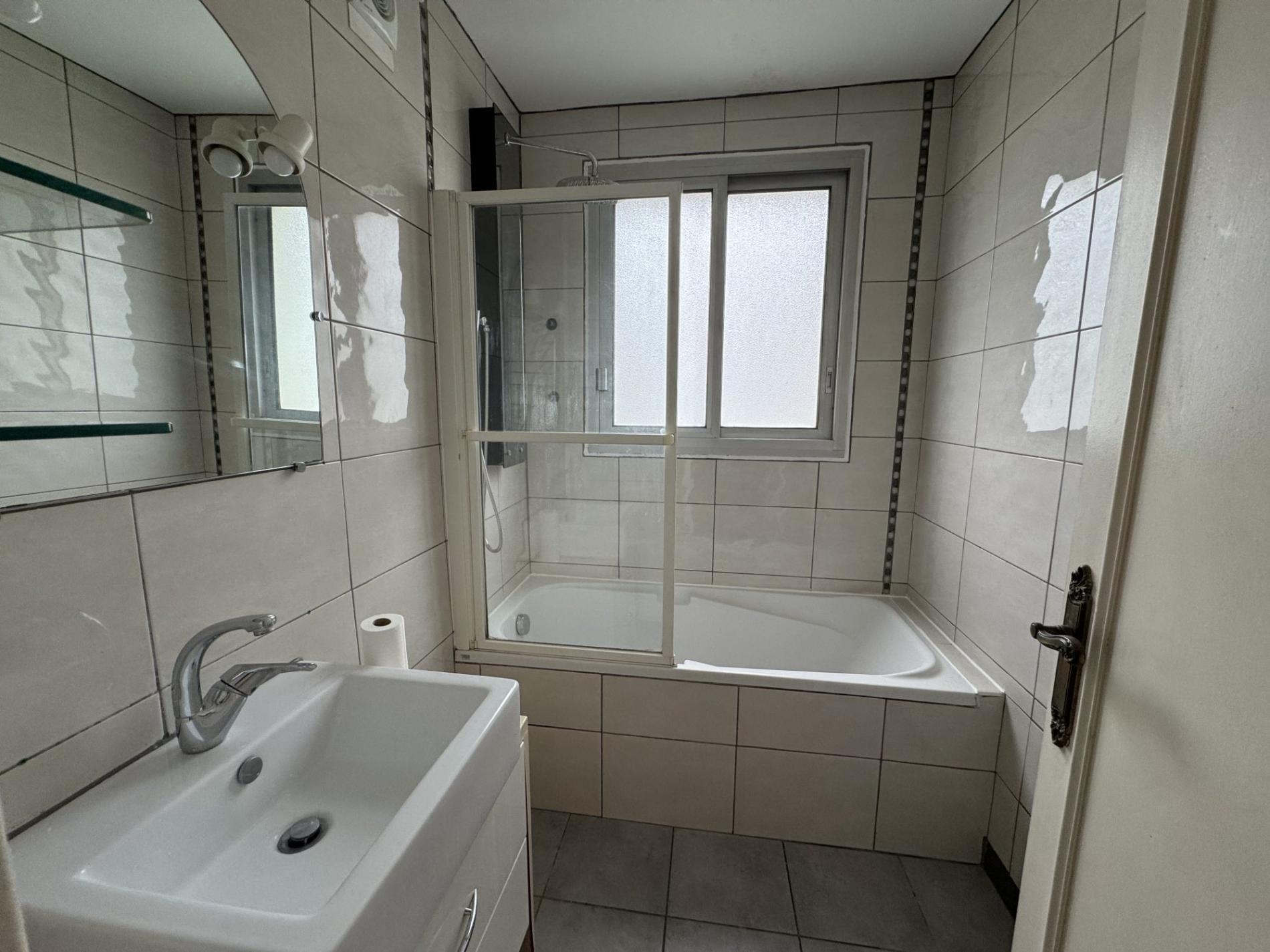 Résidence arborée et paisible  T4 traversant avec double terrasse