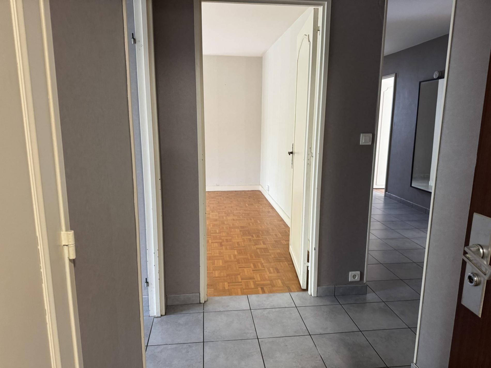 Résidence arborée et paisible  T4 traversant avec double terrasse