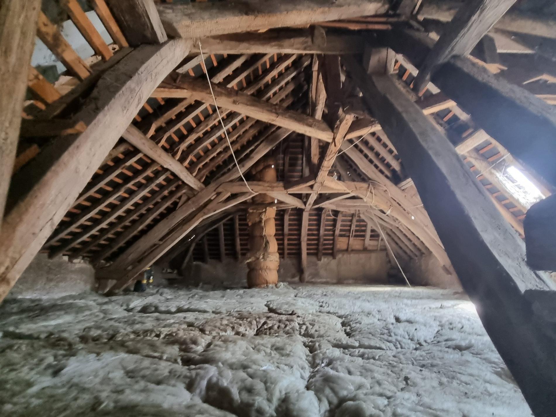 Maison de ville avec local commercial !