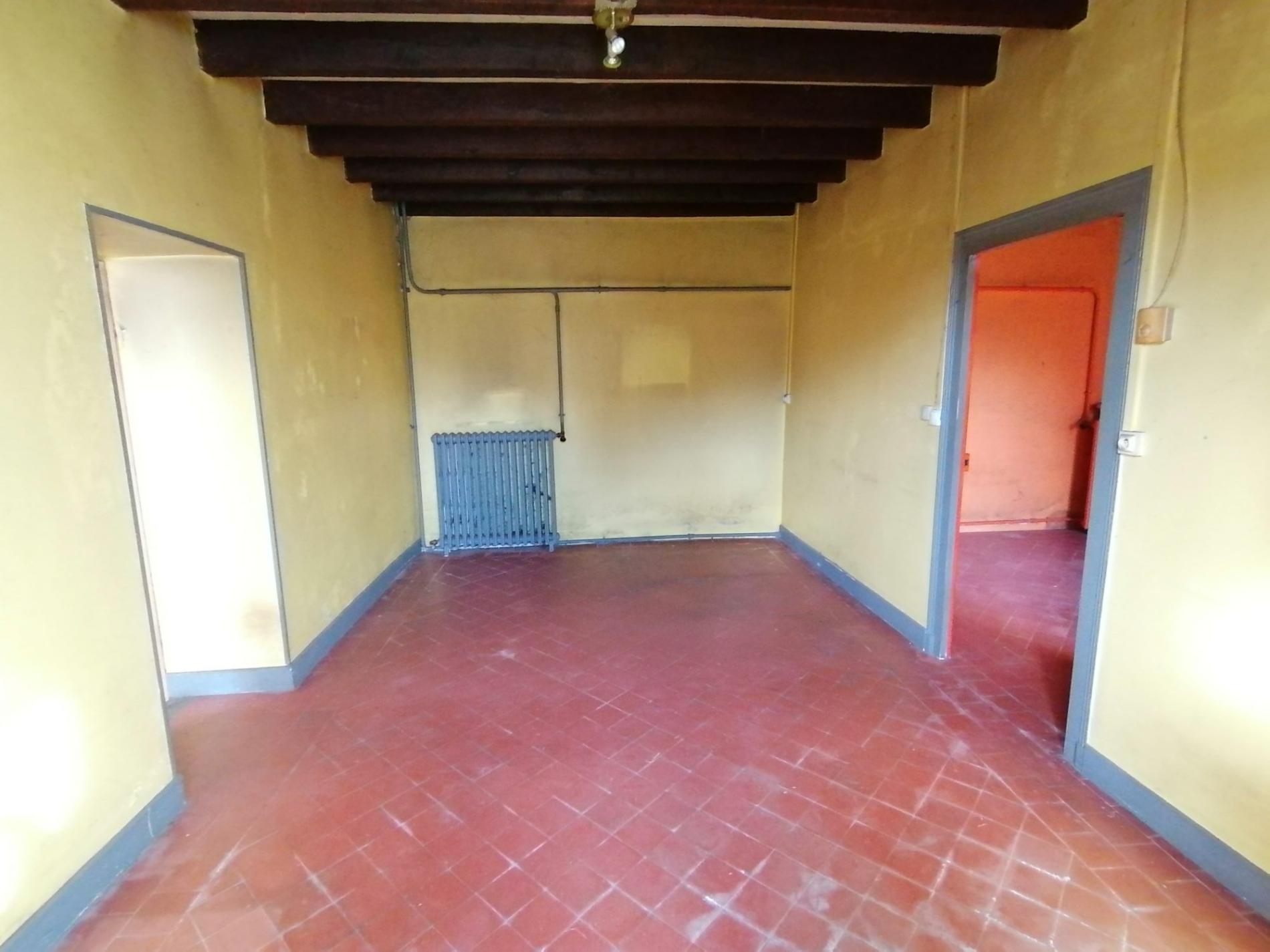 Ancien corps de ferme sur plus d'un hectare !