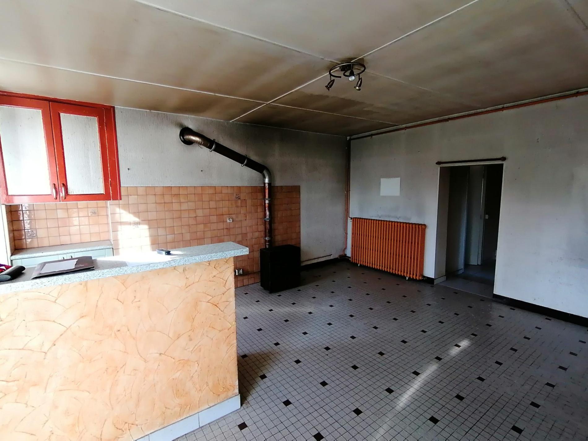 Ancien corps de ferme sur plus d'un hectare !