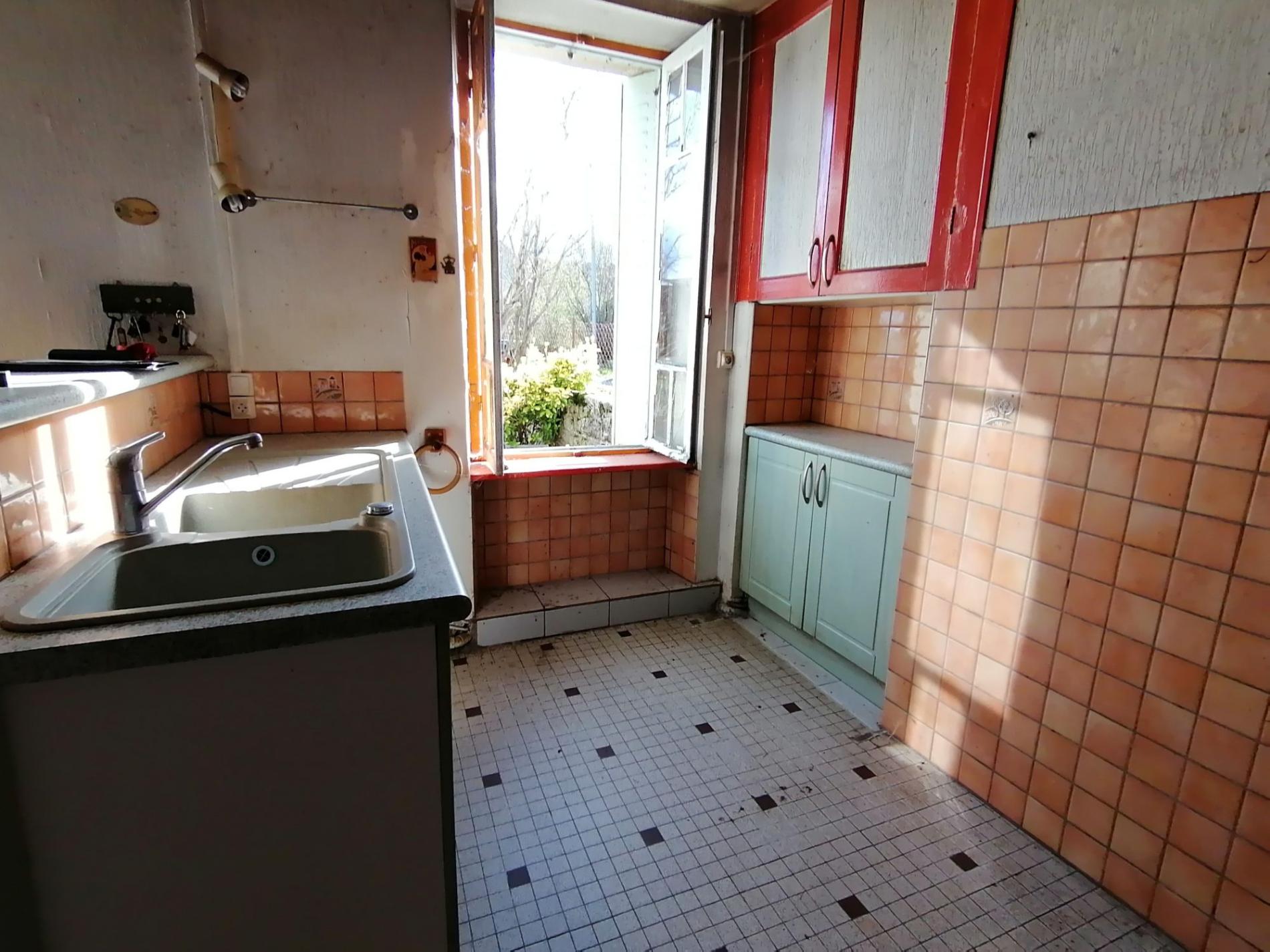 Ancien corps de ferme sur plus d'un hectare !