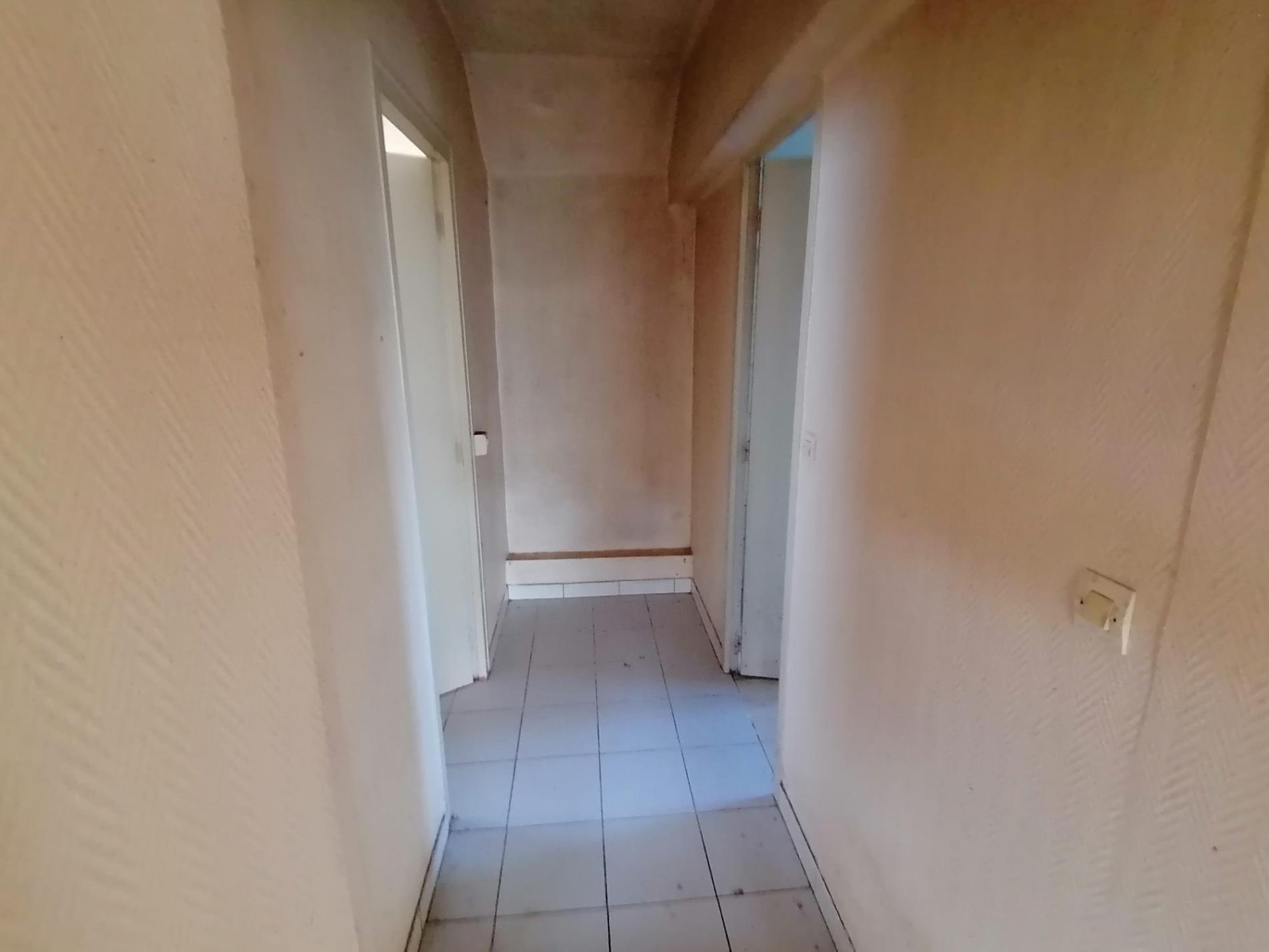 Ancien corps de ferme sur plus d'un hectare !