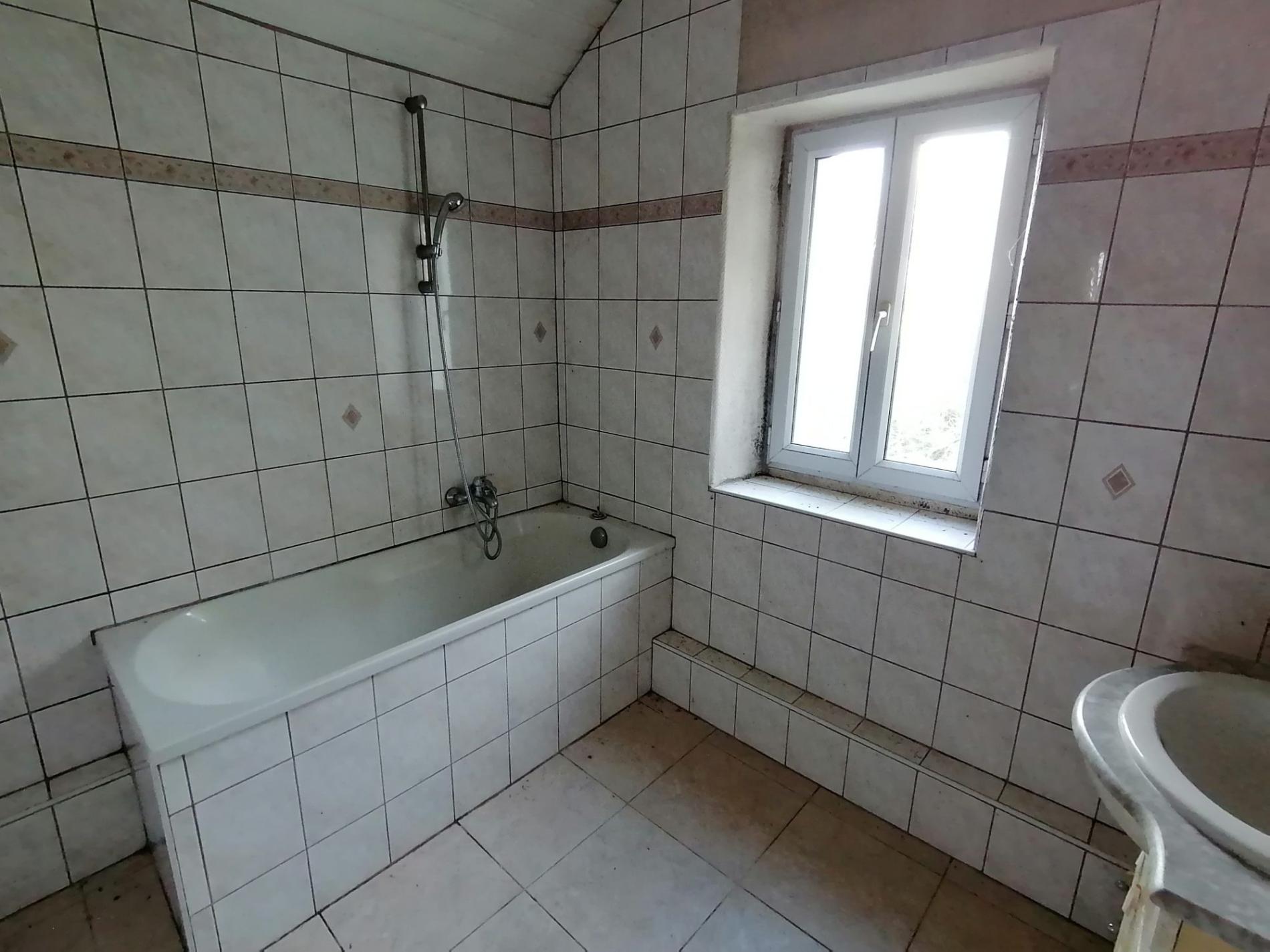 Ancien corps de ferme sur plus d'un hectare !