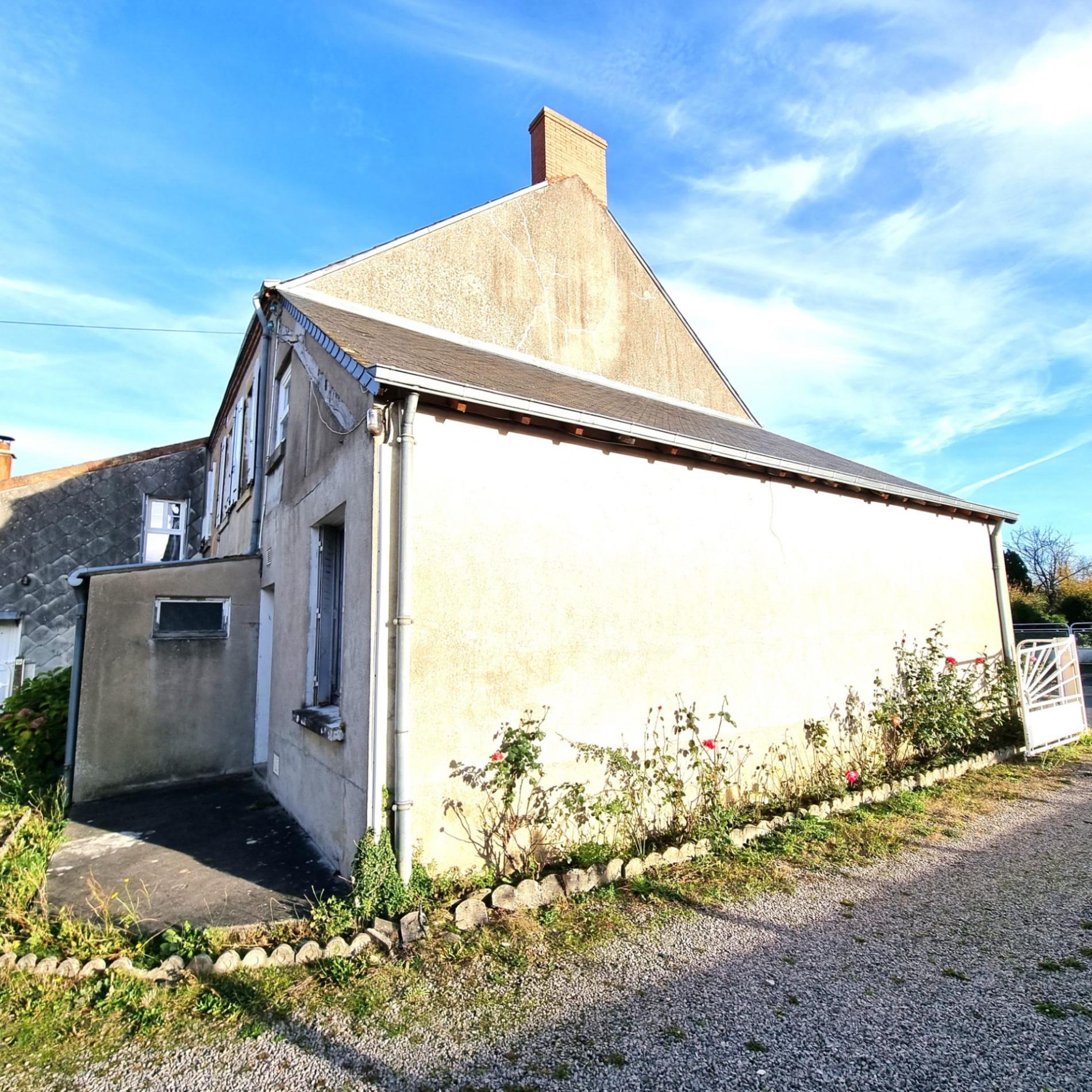 Maison de ville avec local commercial !