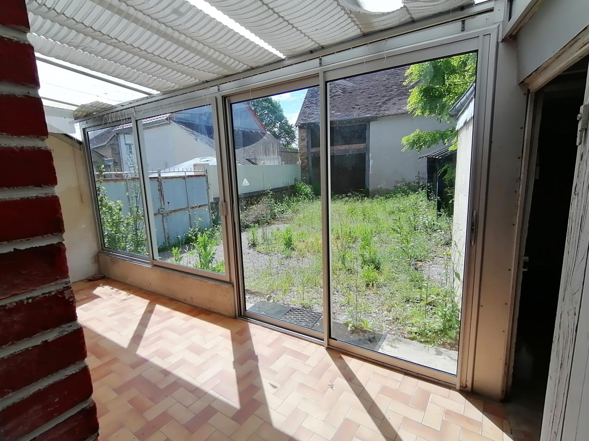 Maison de bourg avec dépendance et jardin !