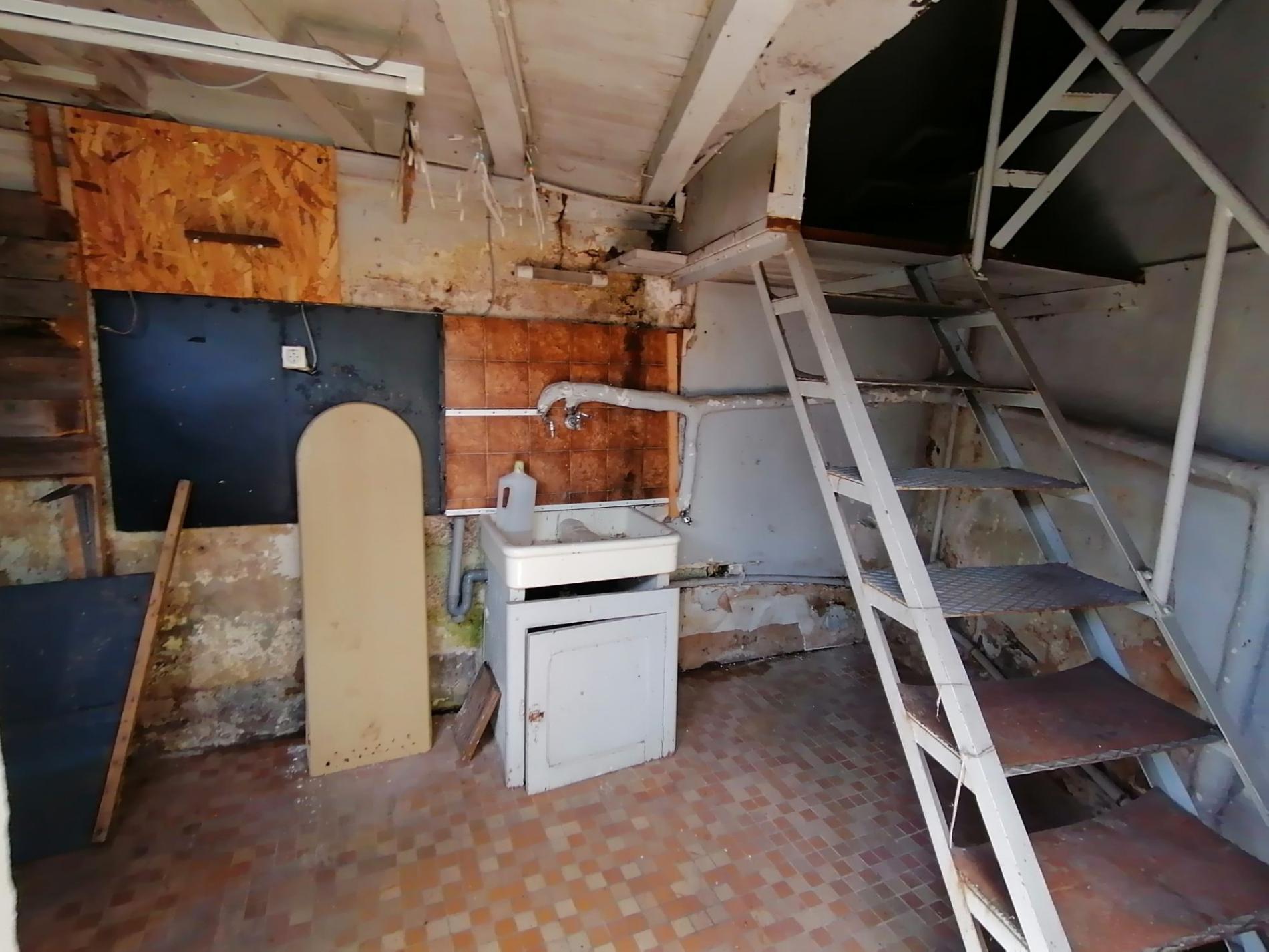 Maison de bourg avec dépendance et jardin !