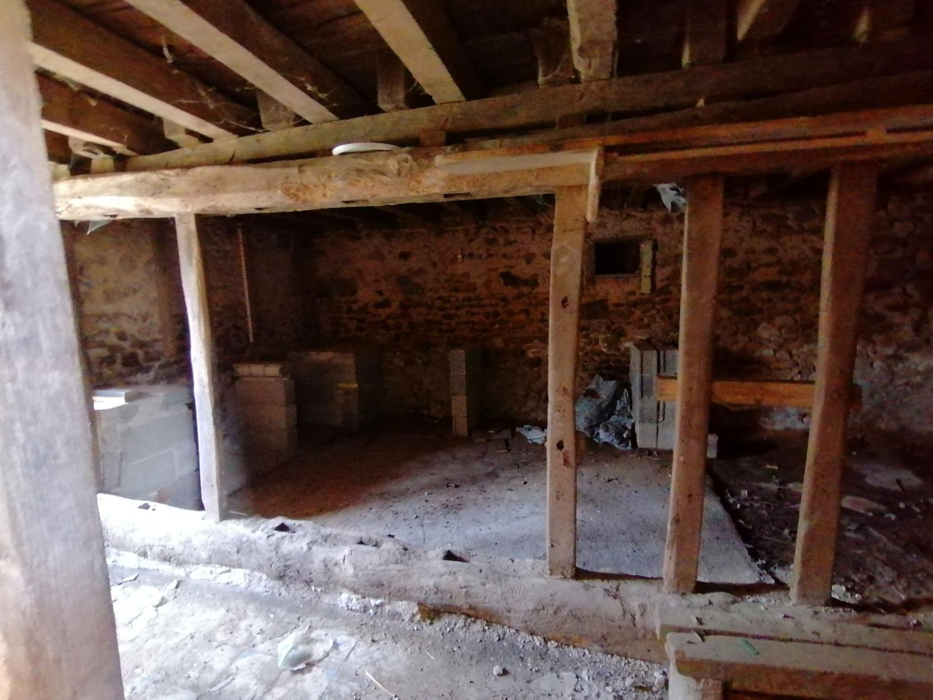 Maison de bourg avec dépendance et jardin !