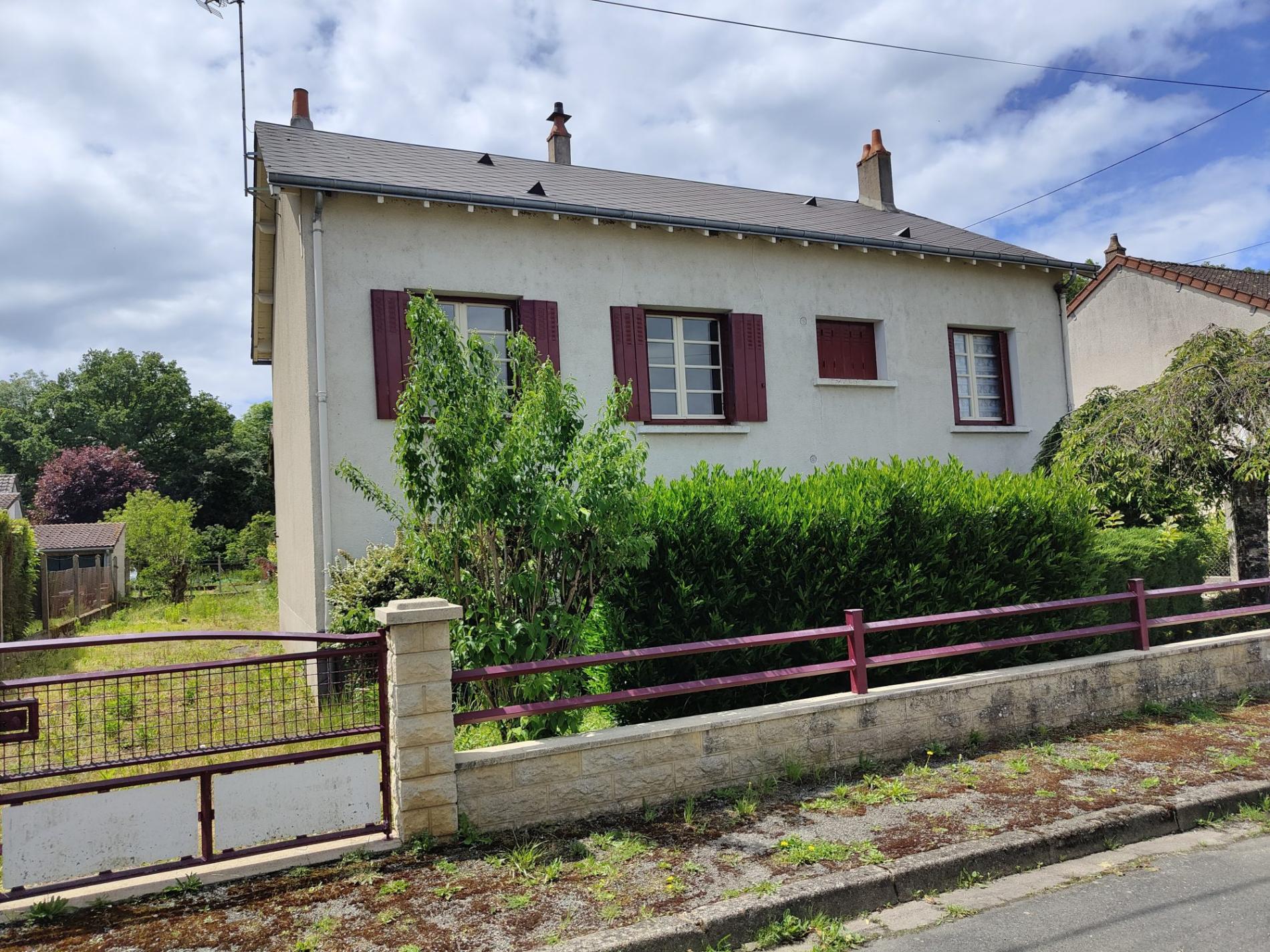 Maison de bourg avec atelier !