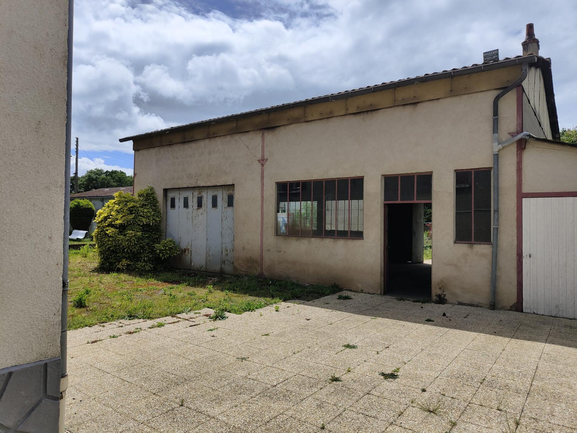 Maison de bourg avec atelier !