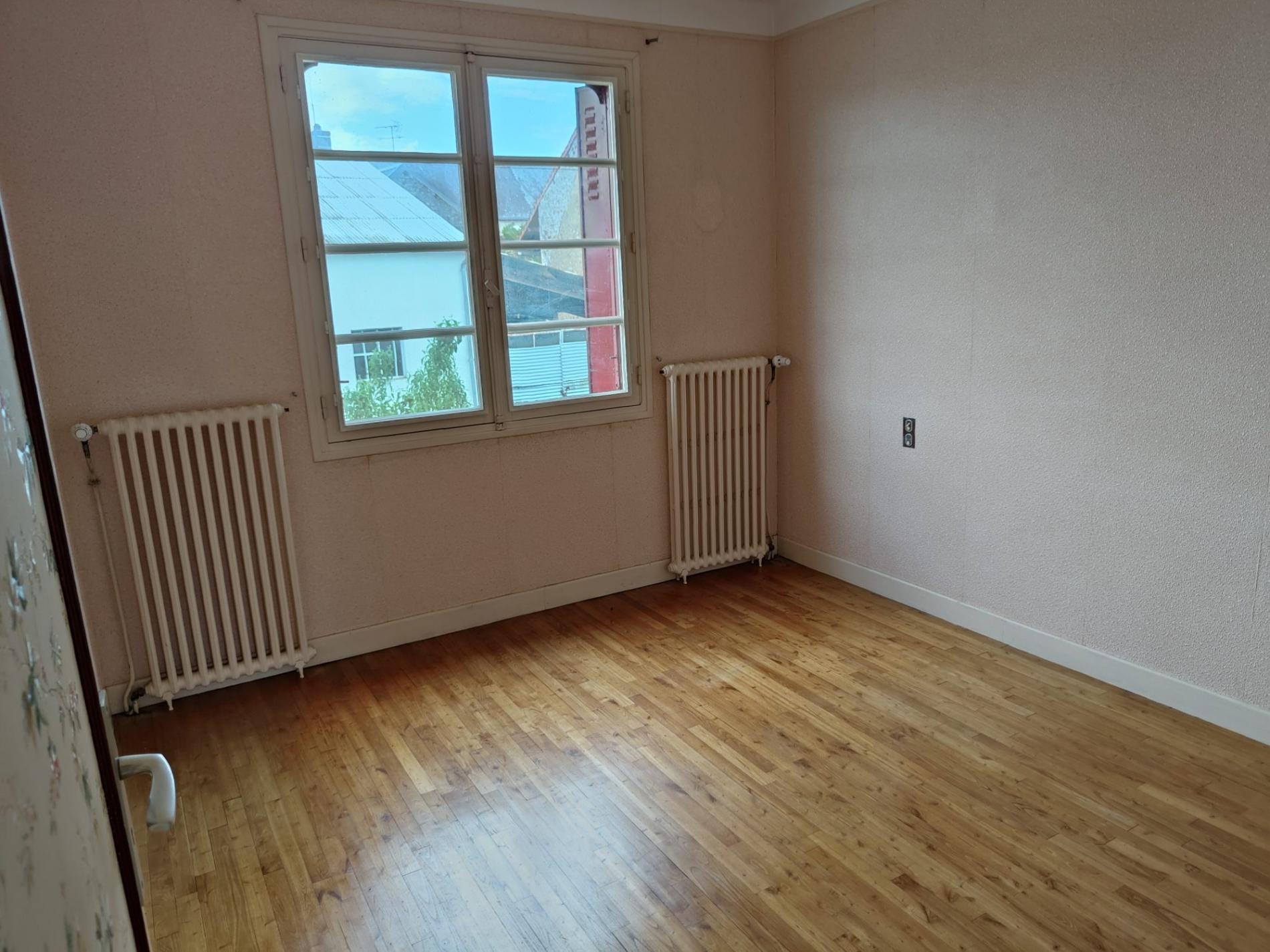 Maison de bourg avec atelier !