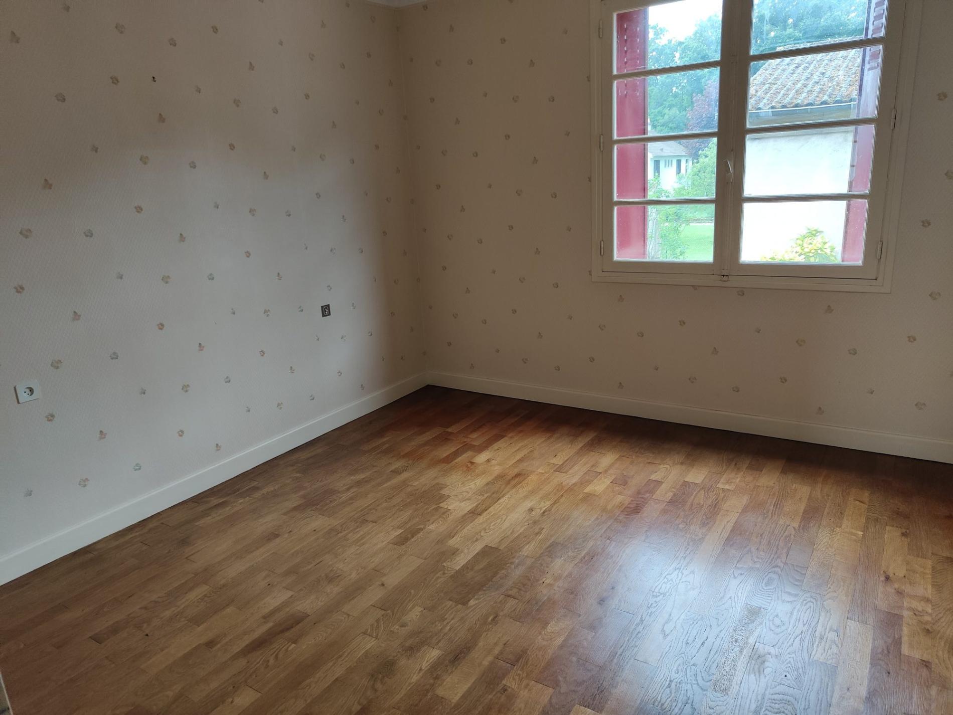 Maison de bourg avec atelier !
