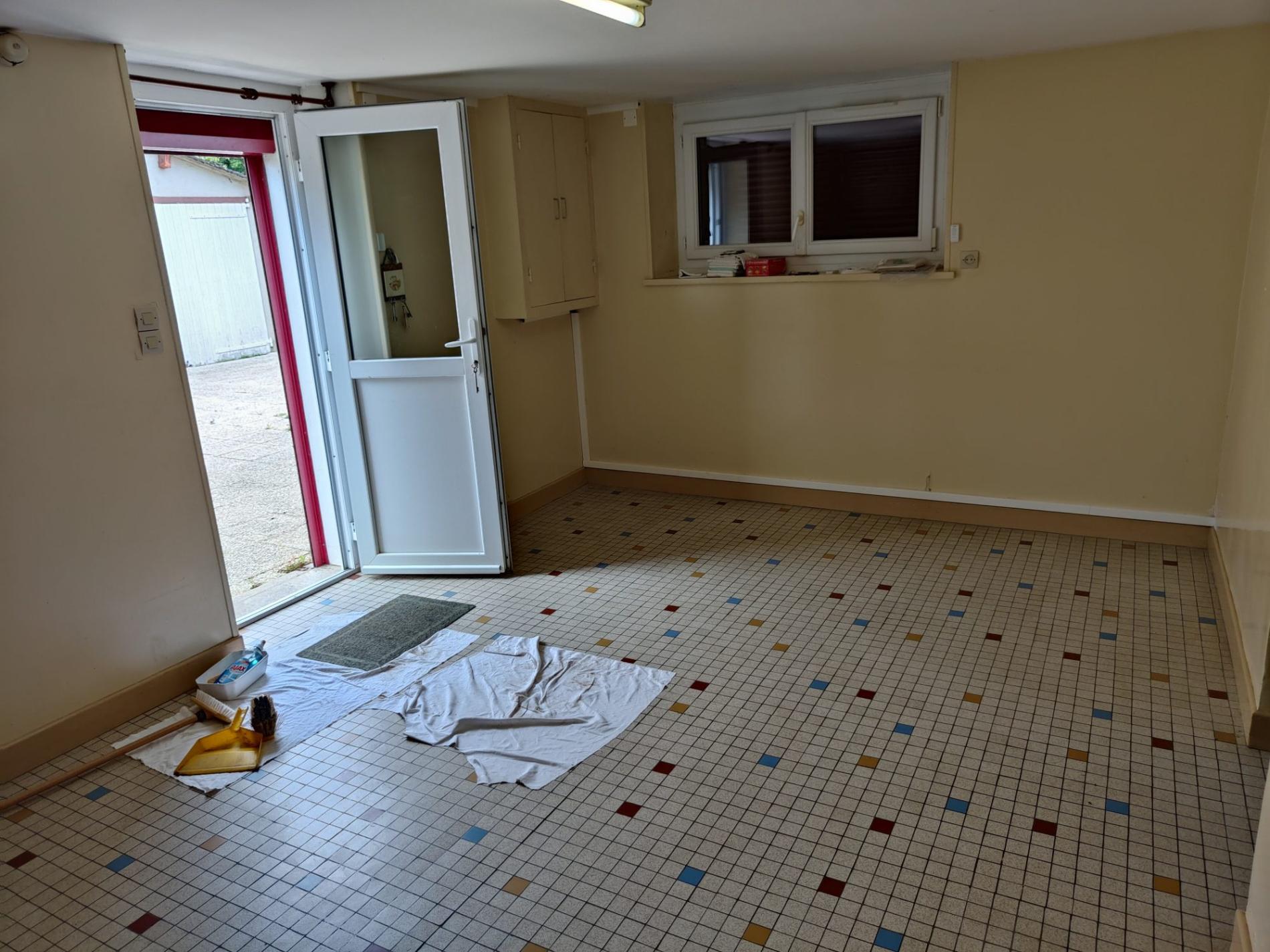 Maison de bourg avec atelier !