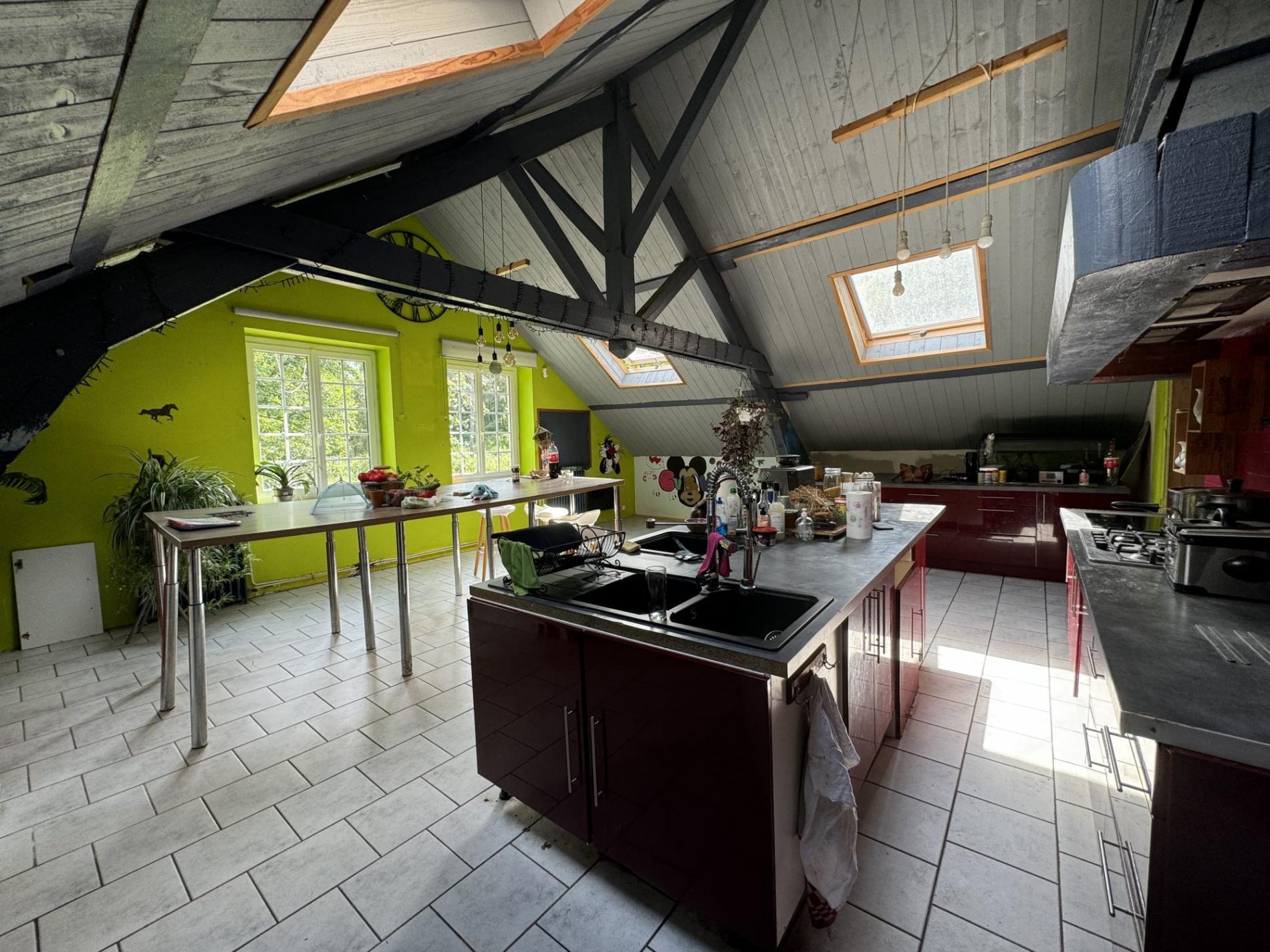 5,7 ha, étang, rivière et bois