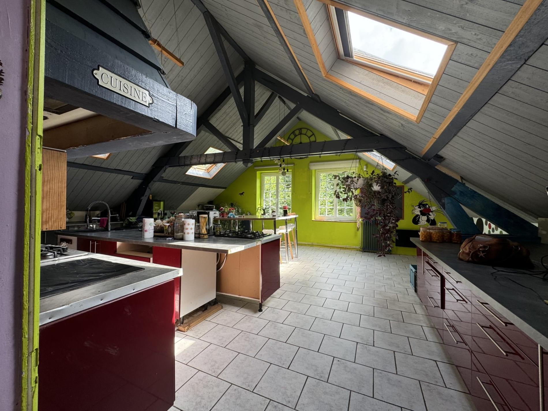 5,7 ha, étang, rivière et bois