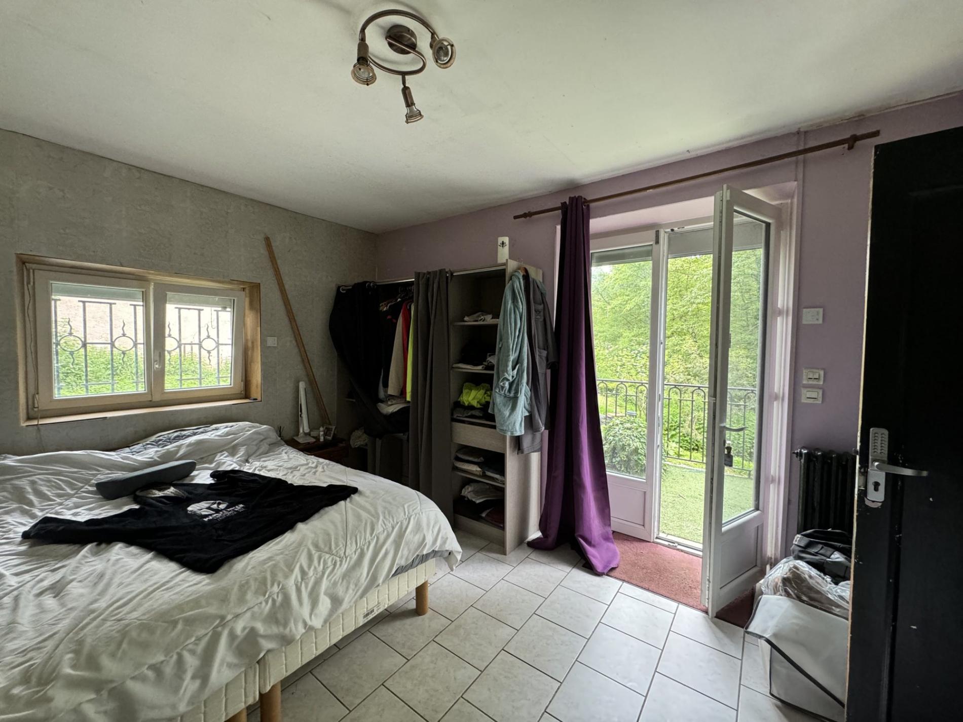 5,7 ha, étang, rivière et bois