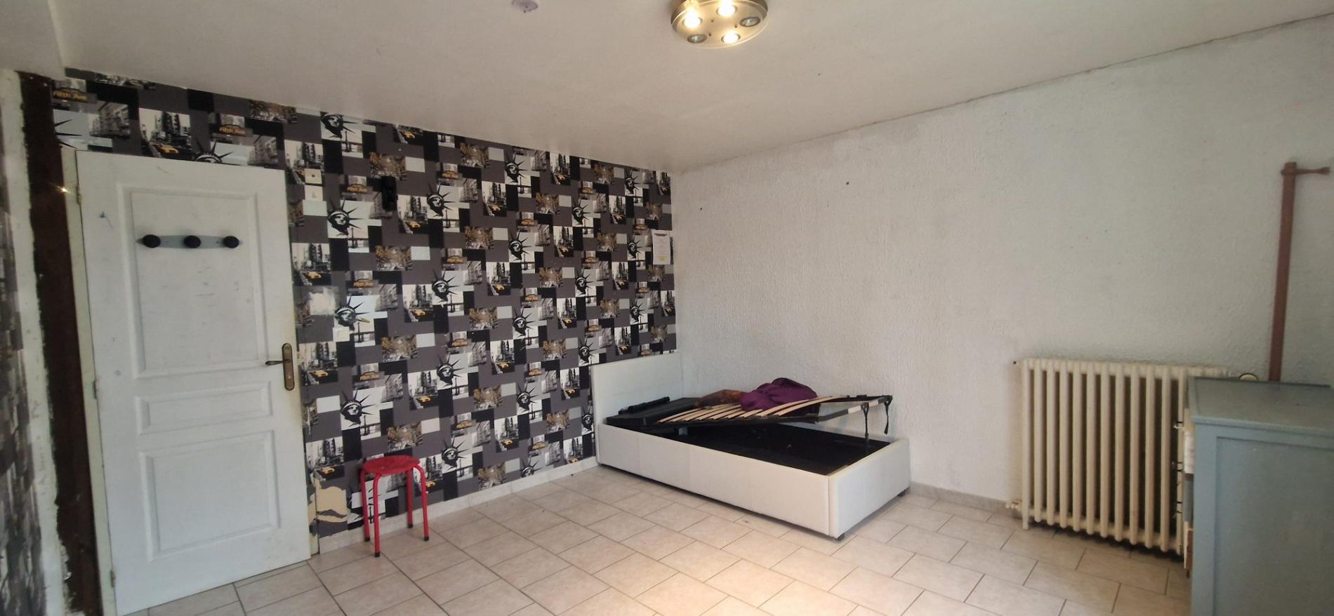 5,7 ha, étang, rivière et bois