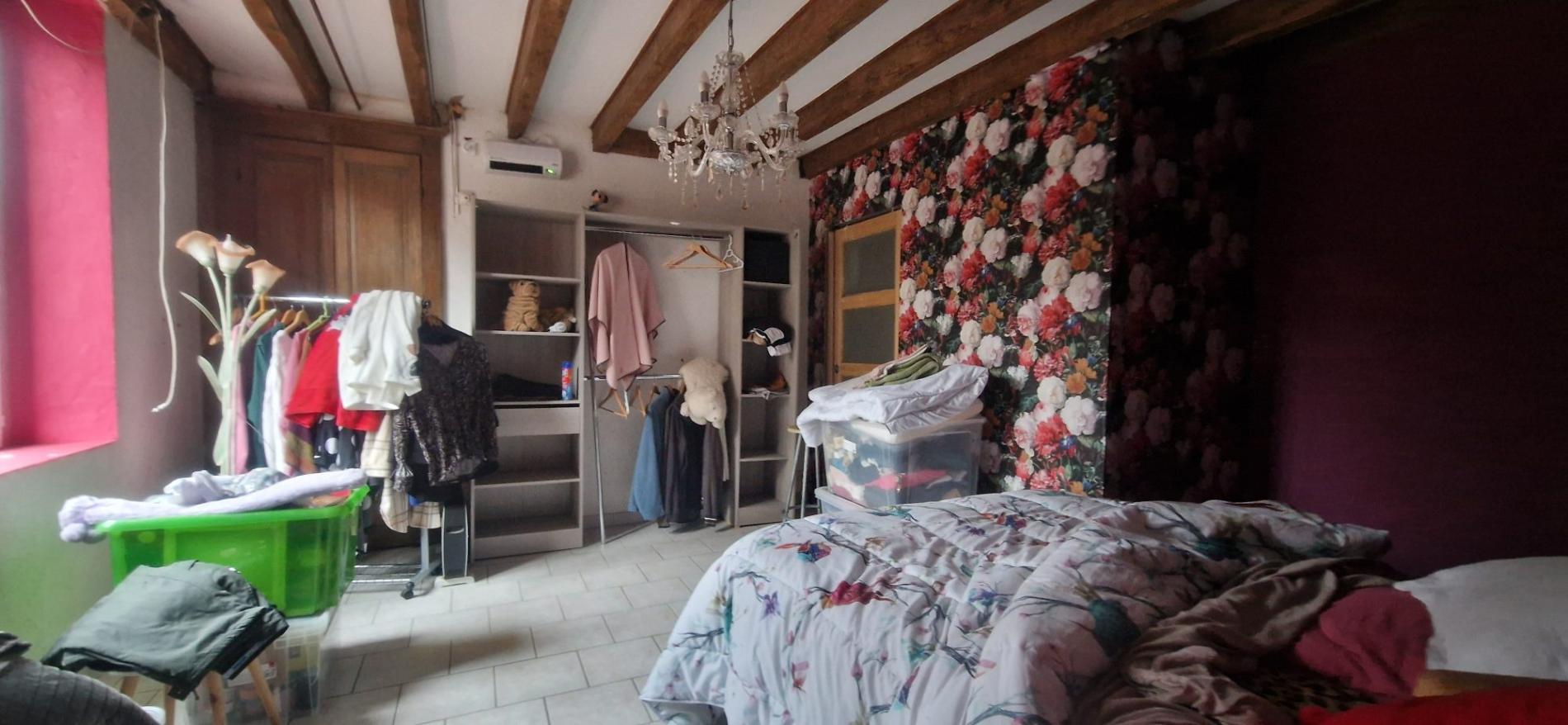 5,7 ha, étang, rivière et bois