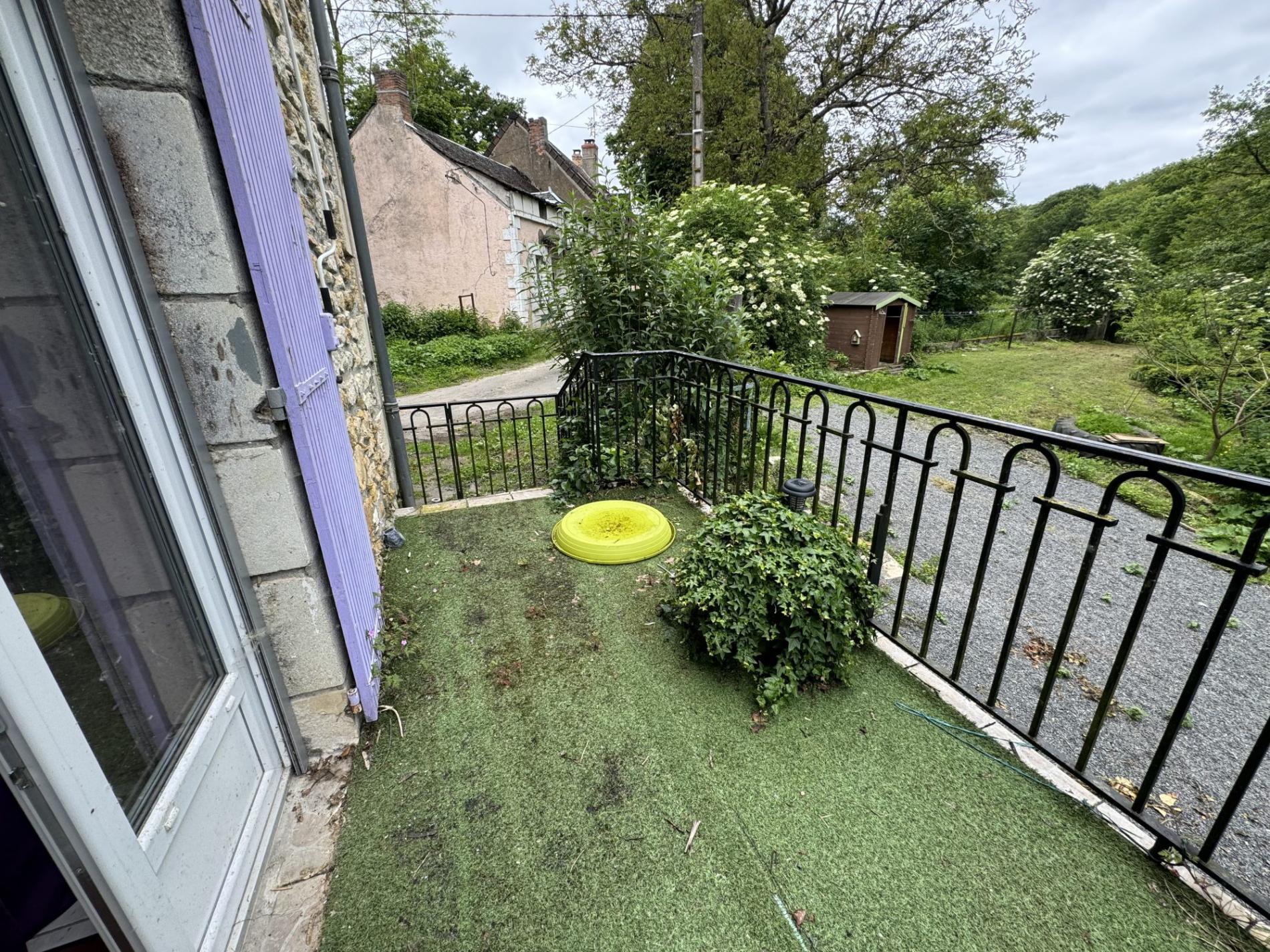 5,7 ha, étang, rivière et bois