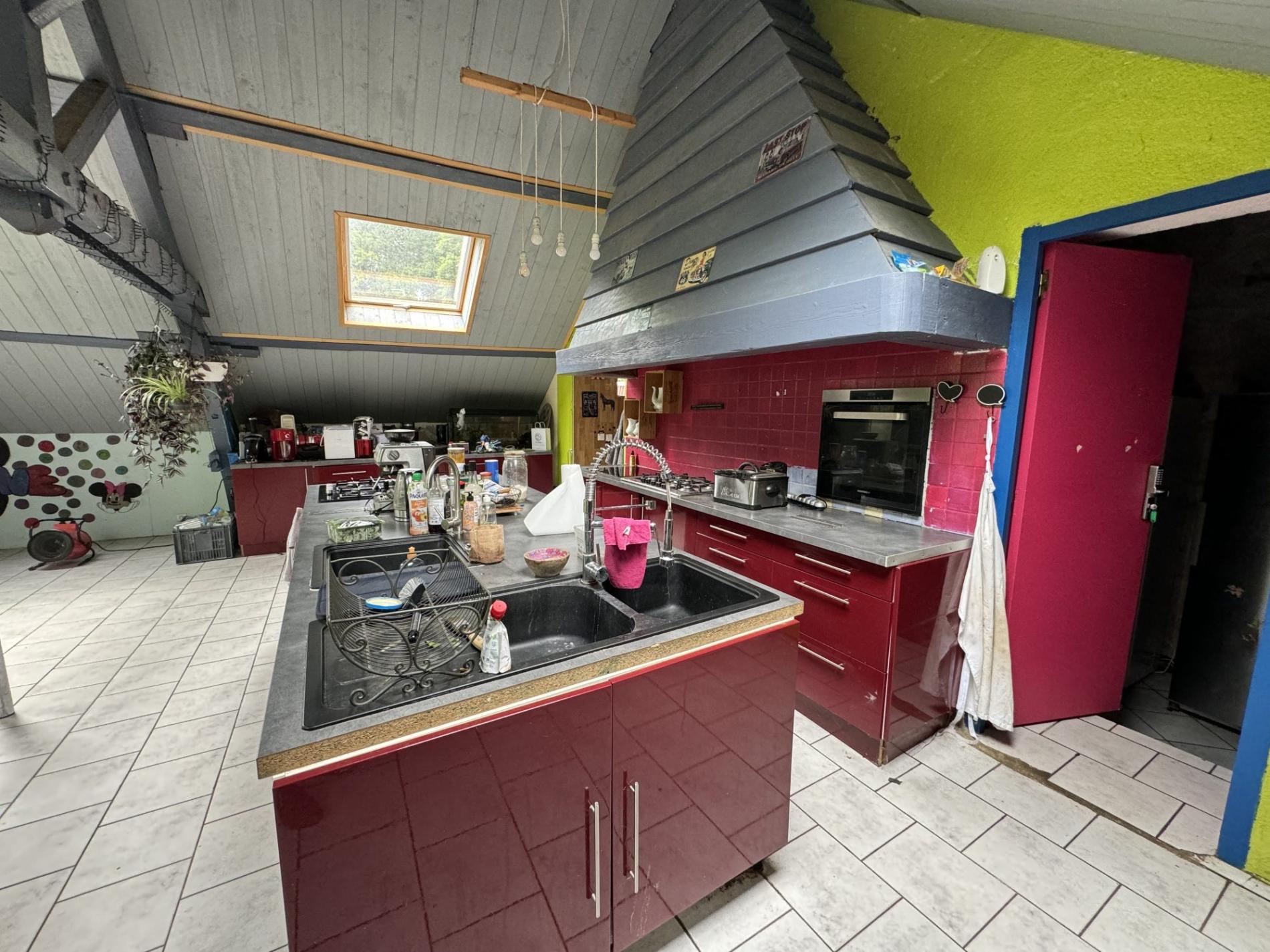 5,7 ha, étang, rivière et bois